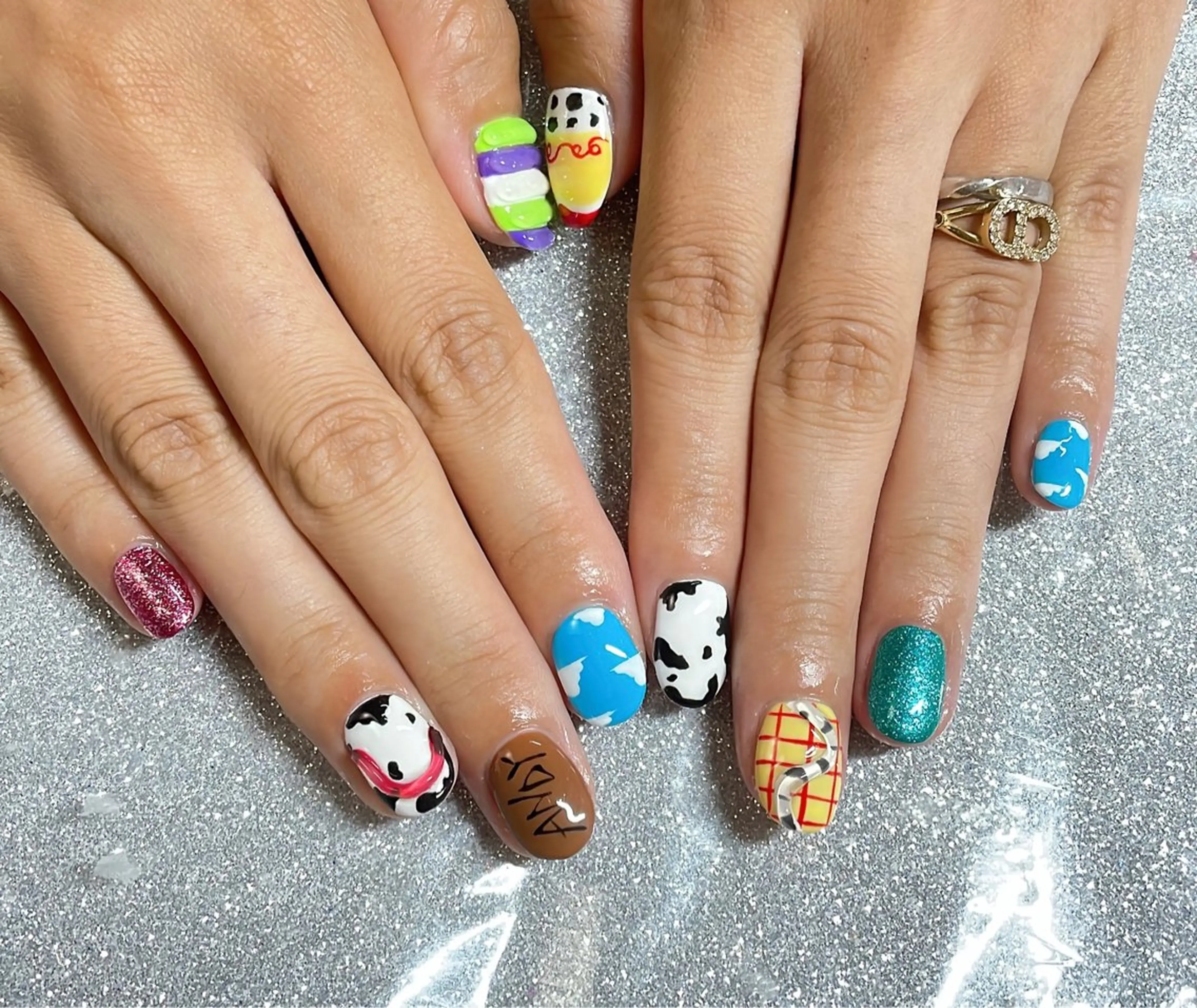 ネイル ハンドネイル VIERU 🌈🎀💖のネイルデザイン