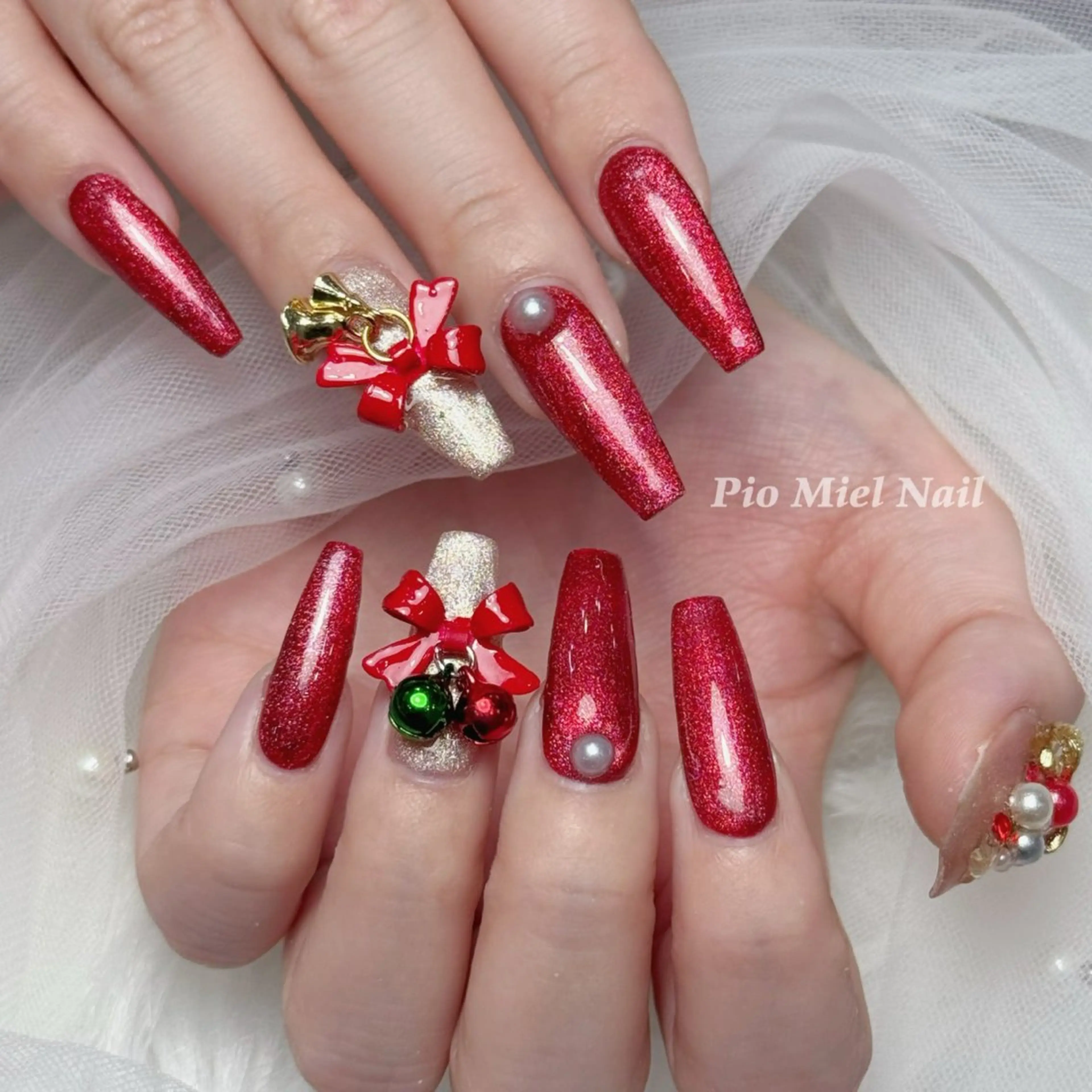 ネイル フレンチネイル 韓国ネイル ラメ(グリッター) マグネットネイル ニュアンスネイル ハンドネイル momo 長さだしのネイルデザイン