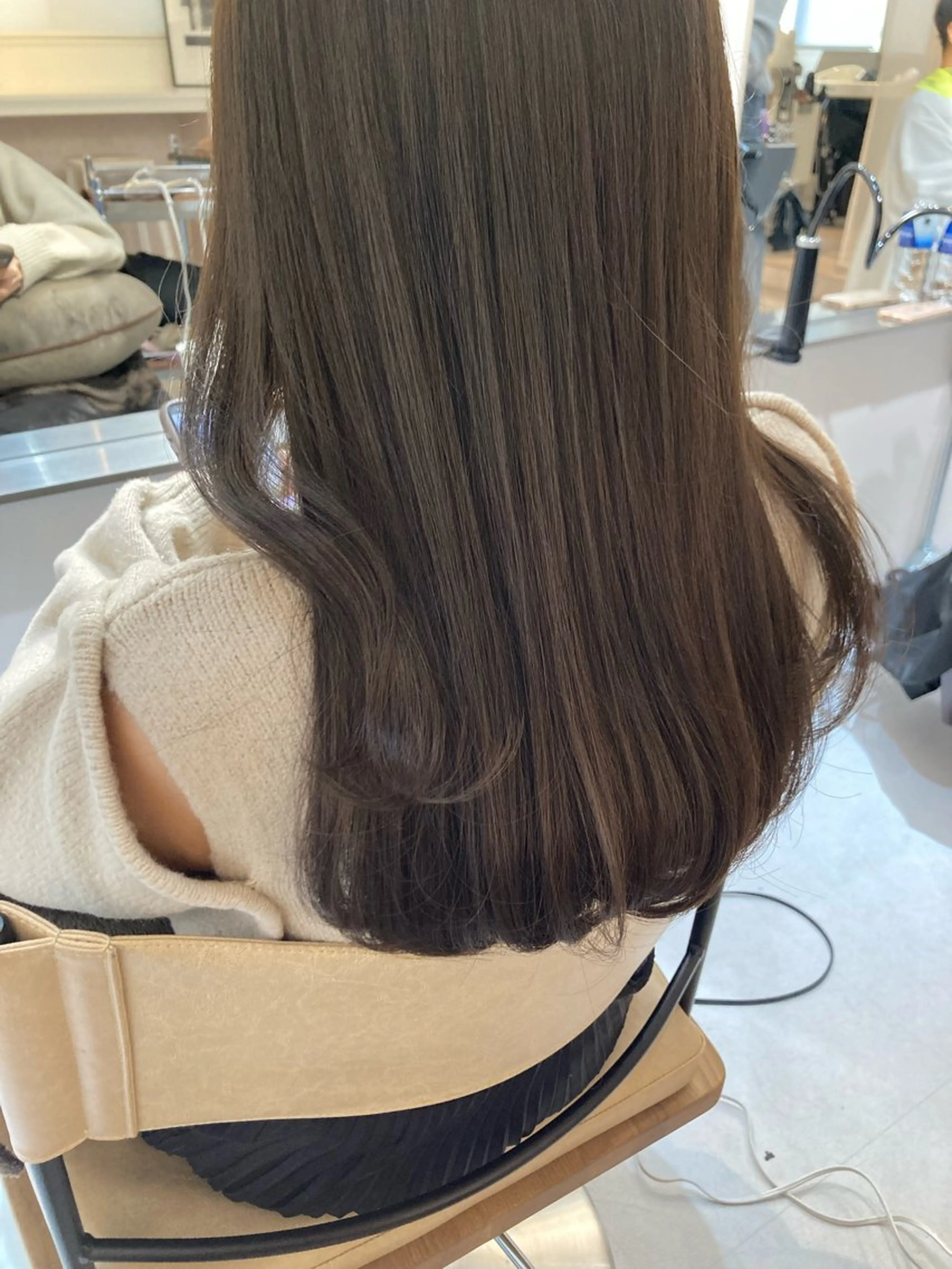 セミロング ✨色持ちの良い艶 カラー✨蟹江真世のヘアスタイル