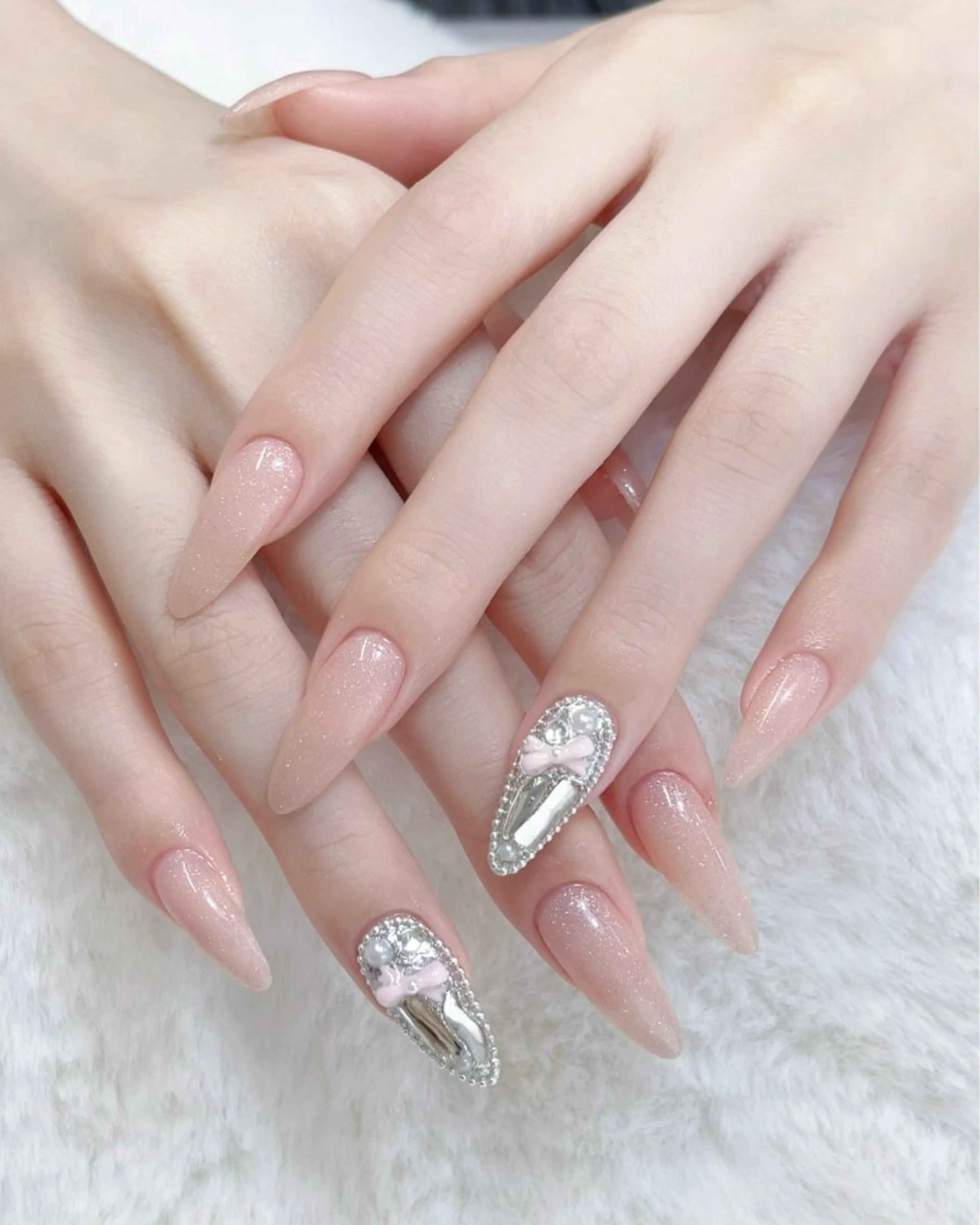 ネイル チークネイル フレンチネイル キラキラネイル 韓国ネイル ワンホンネイル ハンドネイル ハンドケア Speraネイル 大宮店🎀のネイルデザイン