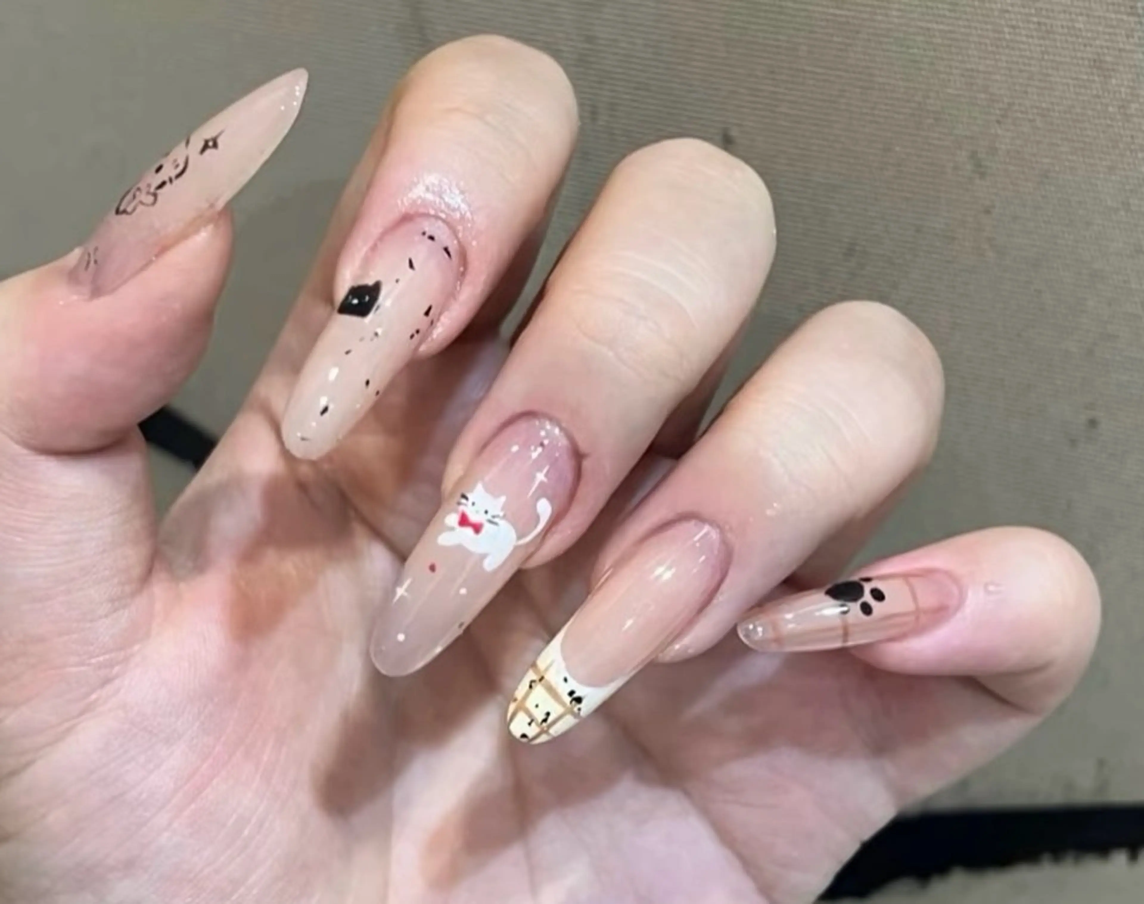 ネイル チークネイル 長さ出し フラワーネイル フレンチネイル ガーリー sun nail池袋 モデル募集のネイルデザイン