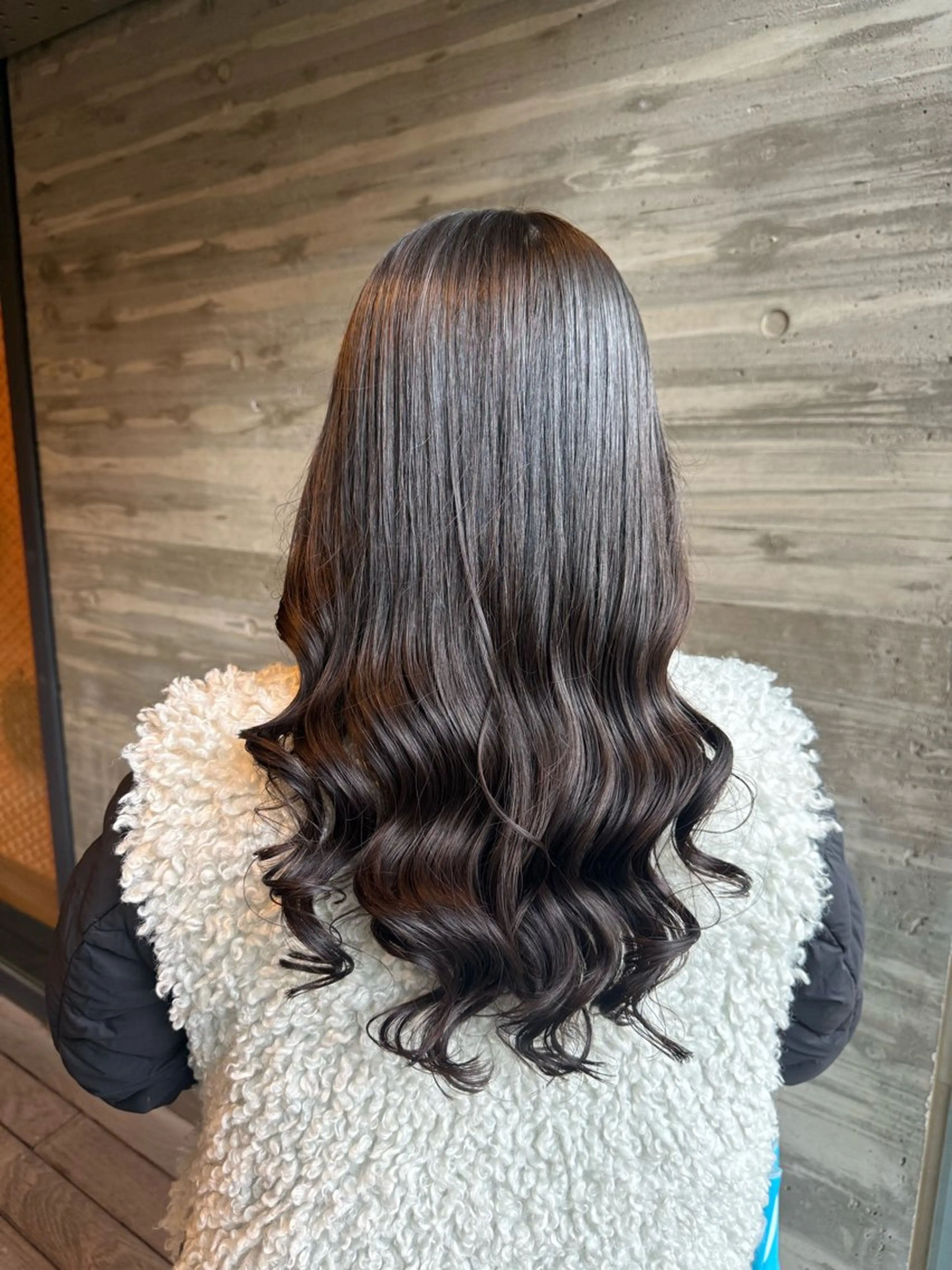 ミディアム パーマ カット ヘアカラー パーマ 表参道|韓国風・コテ 巻き風パーマるい🌀のヘアスタイル