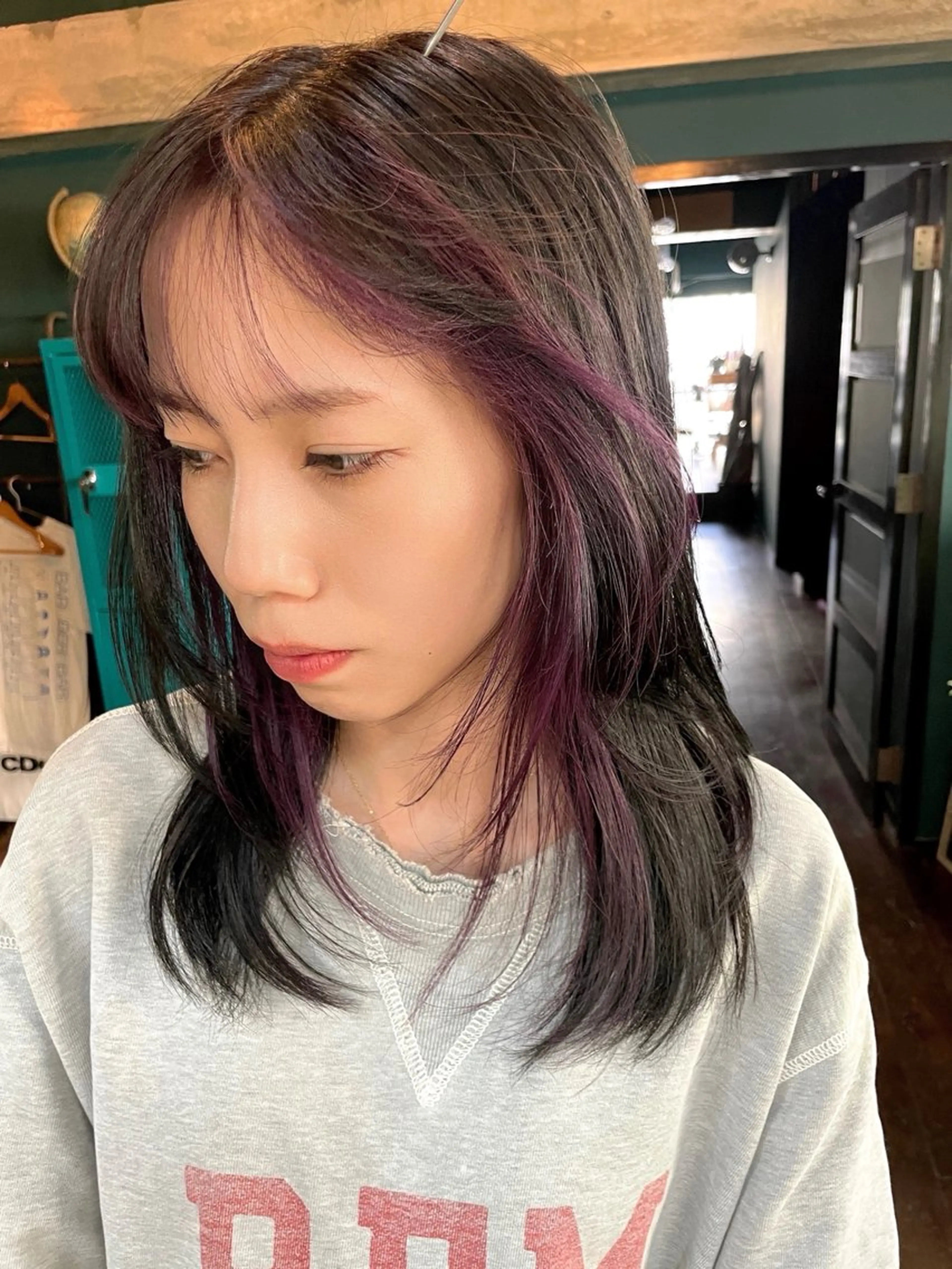 セミロング ミストバング レイヤーカット vivre libre所属・vivre libreのヘアスタイル