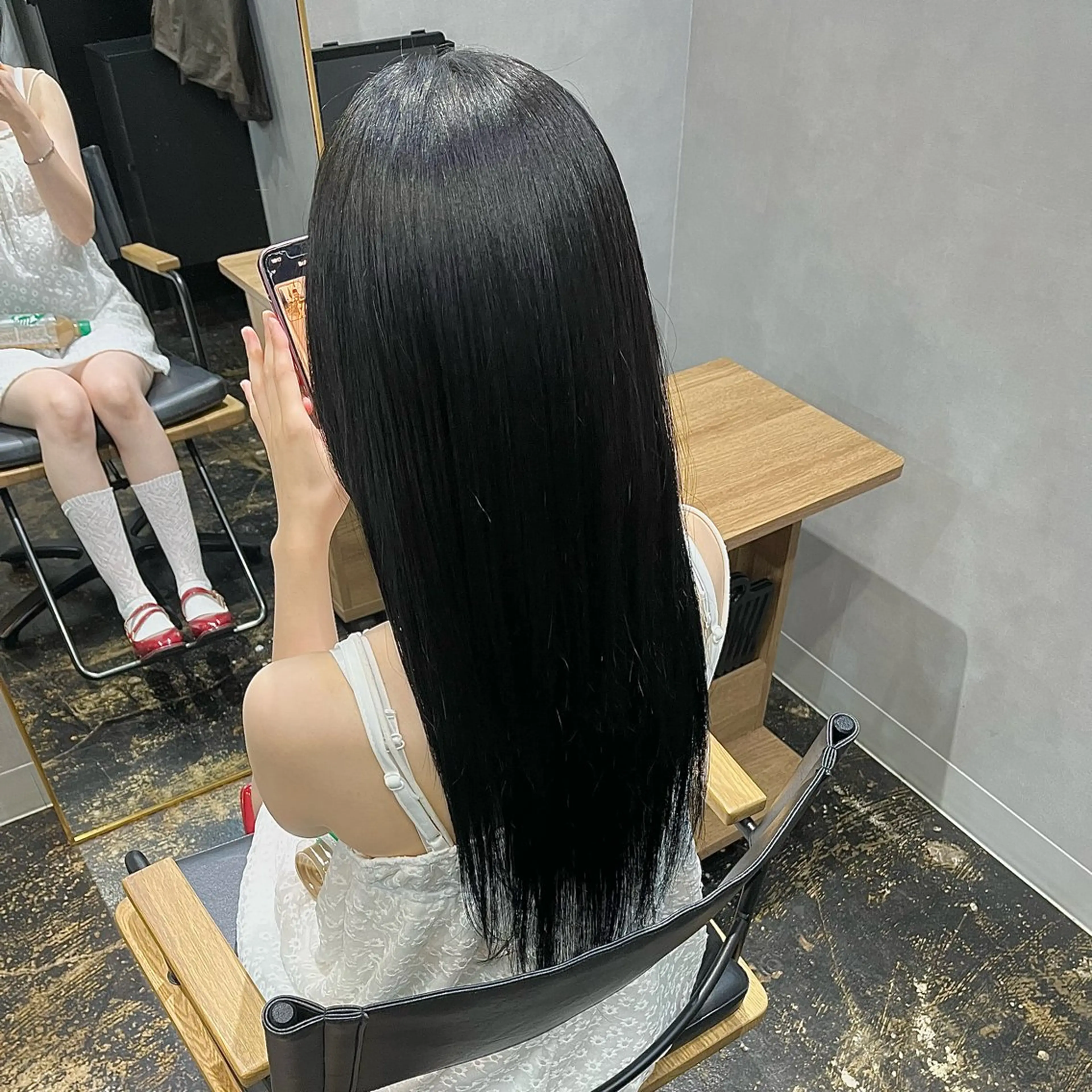 ロング カラー 黒髪 ブリーチ 透明感カラー 縮毛矯正 似合わせカット🌼 やまかわ まなみ🌼のヘアスタイル