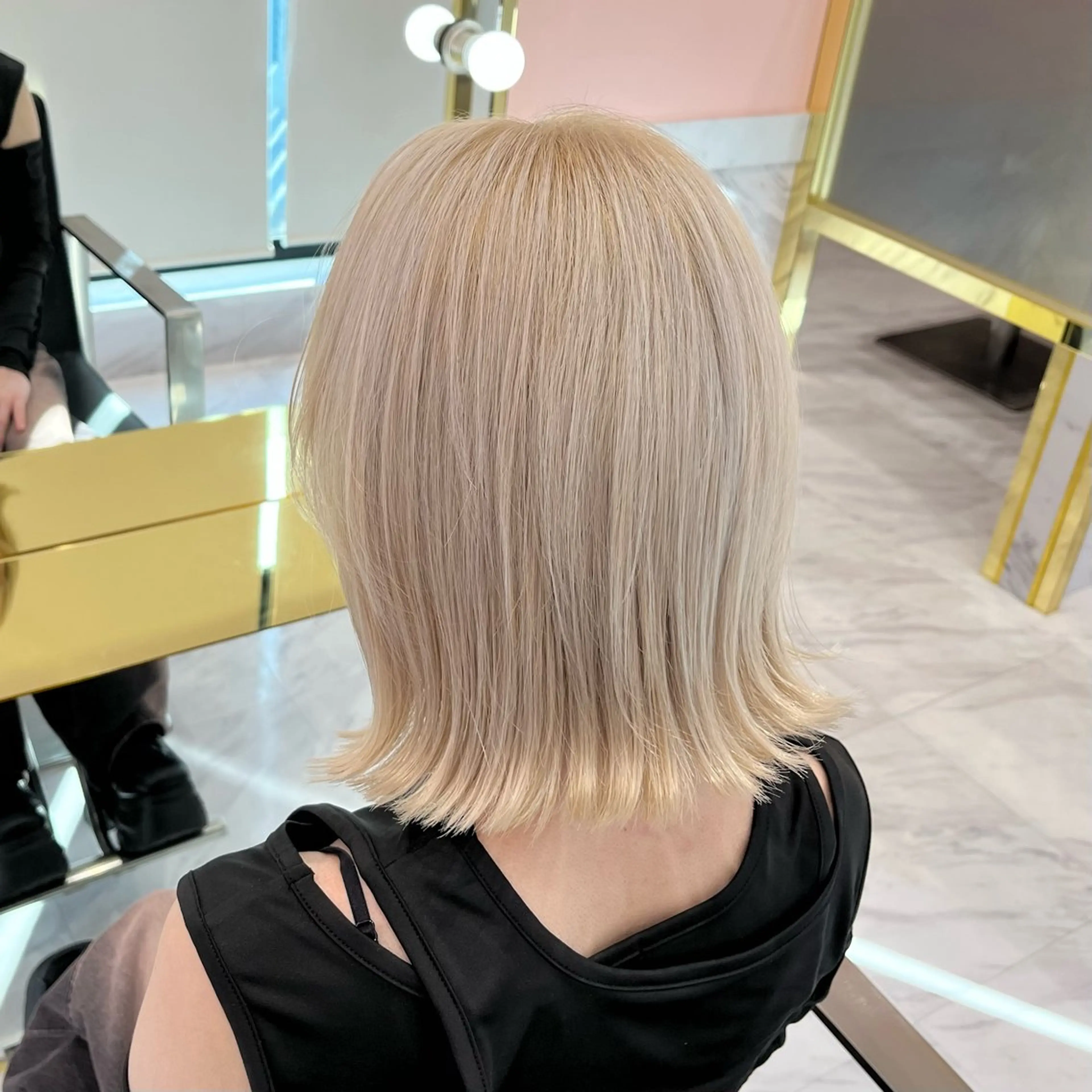 ケアブリーチ2回+カラー+トリートメントの写真