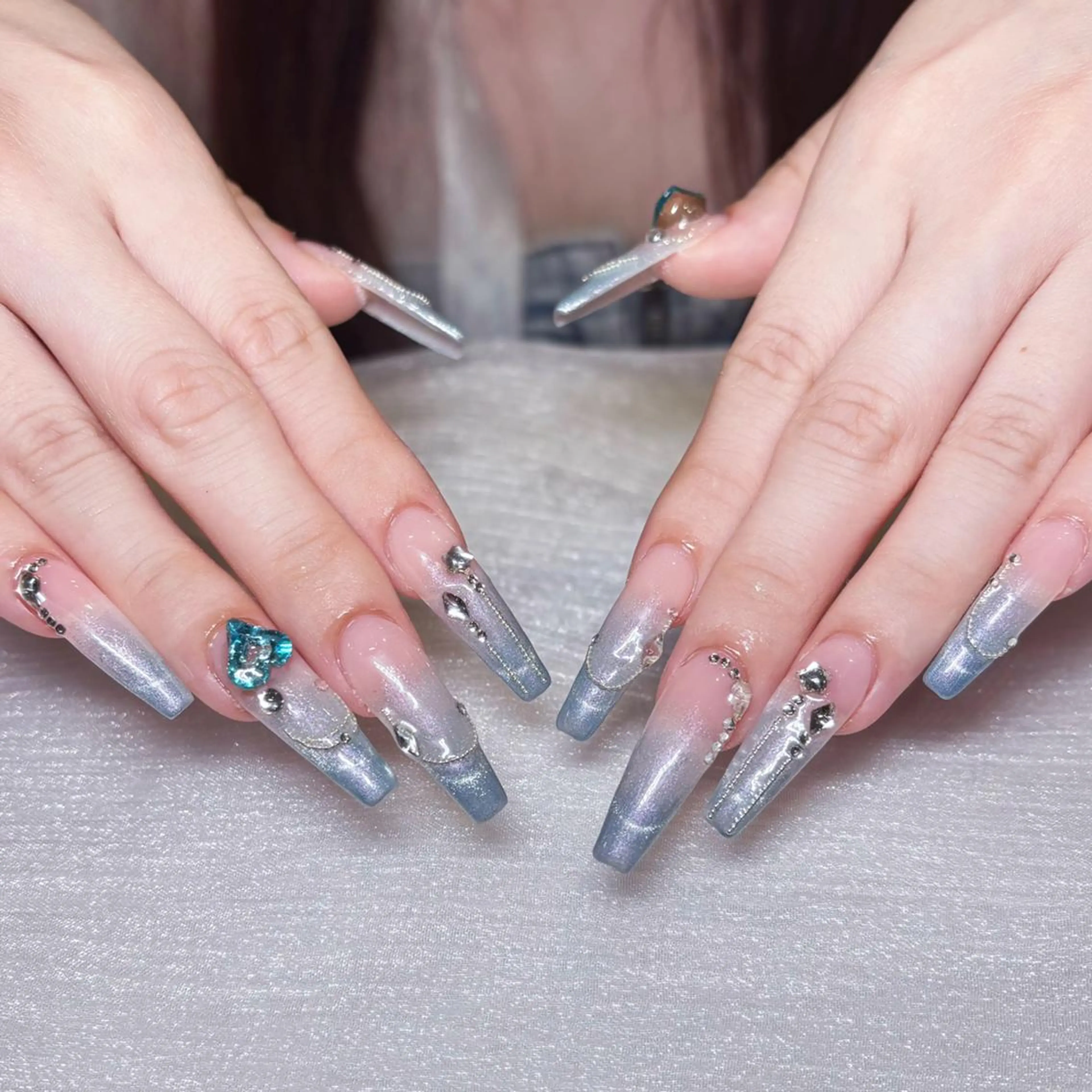 ネイル アートネイル オーロラネイル ガーリー キラキラネイル マグネットネイル ハンドネイル DIAMOND 💦のネイルデザイン