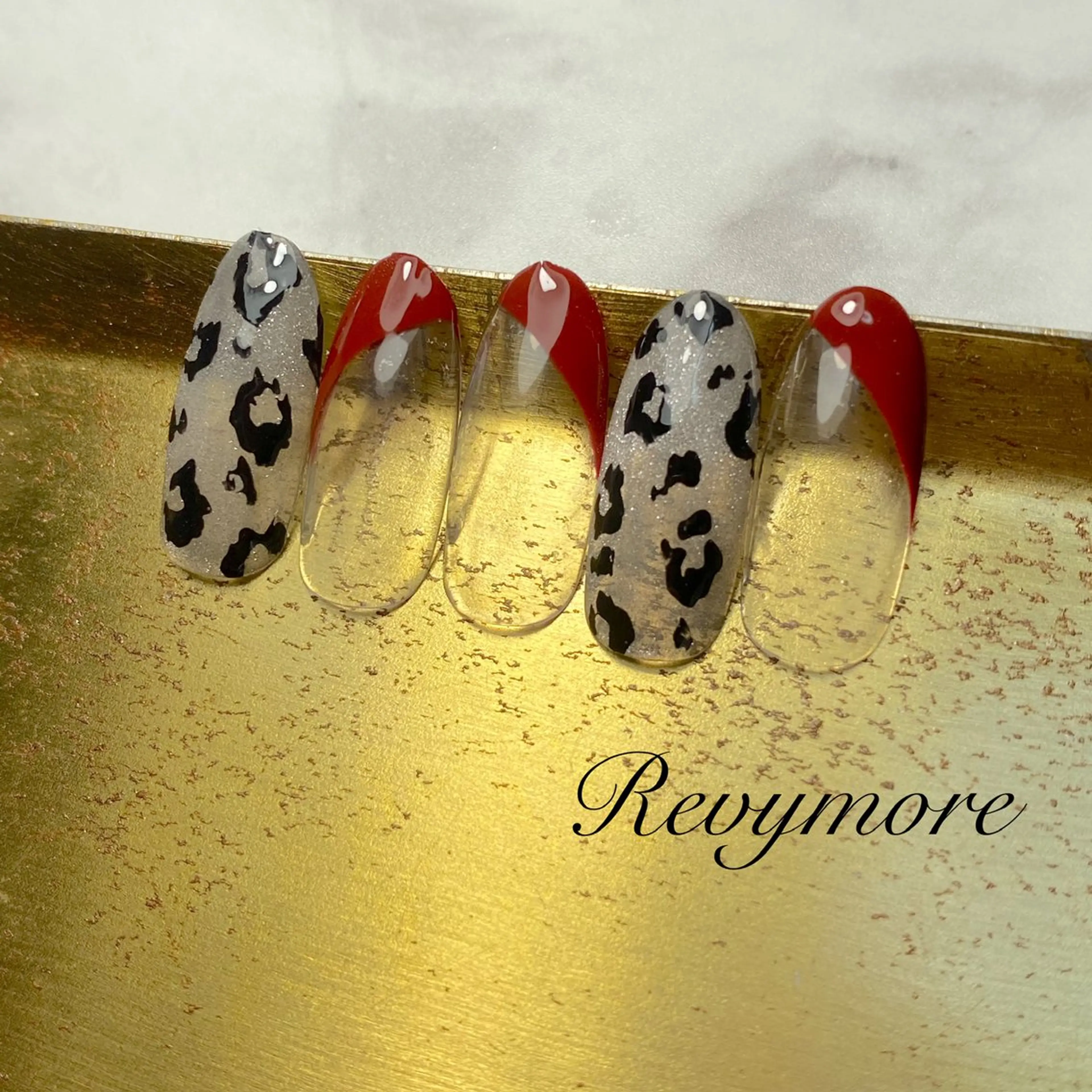 ネイル ジェルネイル キラキラネイル 韓国ネイル ニュアンスネイル オフィスネイル nail salon Revymore所属・nail salon Revymoreのネイルデザイン