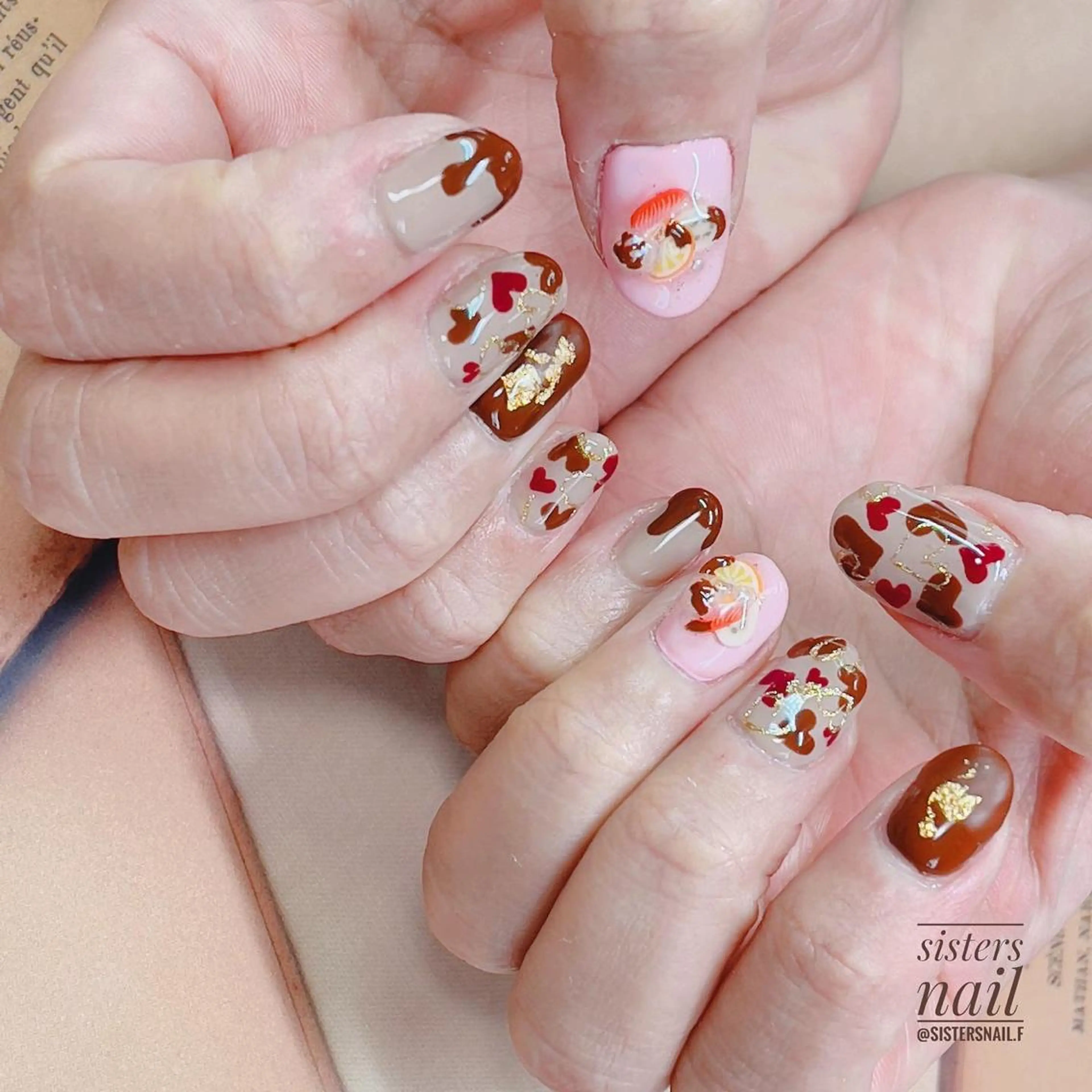 ネイル アートネイル ブラウン ハート マットネイル ニュアンスネイル sisters nail.fのネイルデザイン