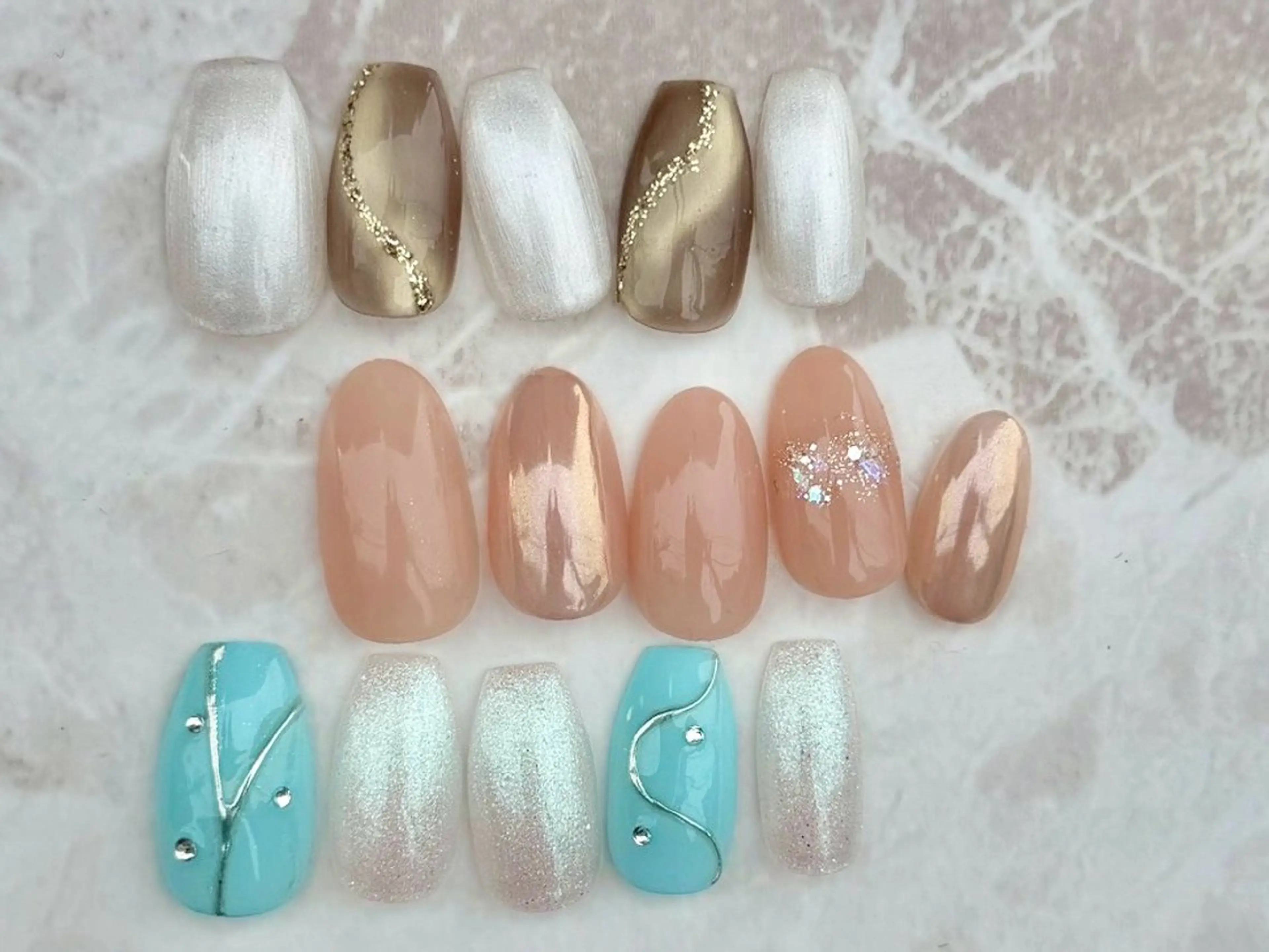 【オフなし】毎月変わるシンプルハンド定額デザインの写真