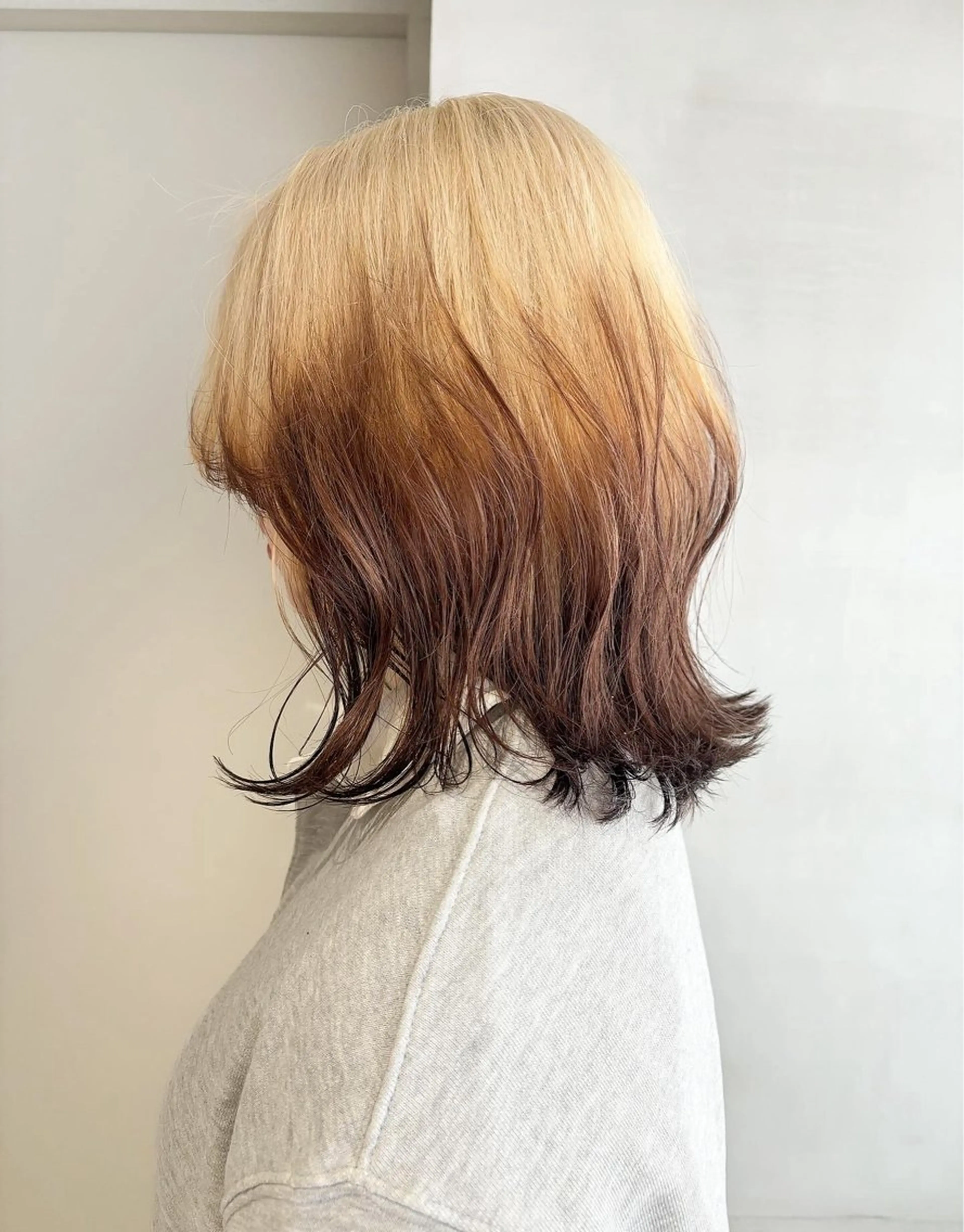 ミディアム カラー ヘアカラー トリートメント Qin share salon 原宿店所属・🫧艶ハイトーン 特化🫧ライヤのヘアスタイル