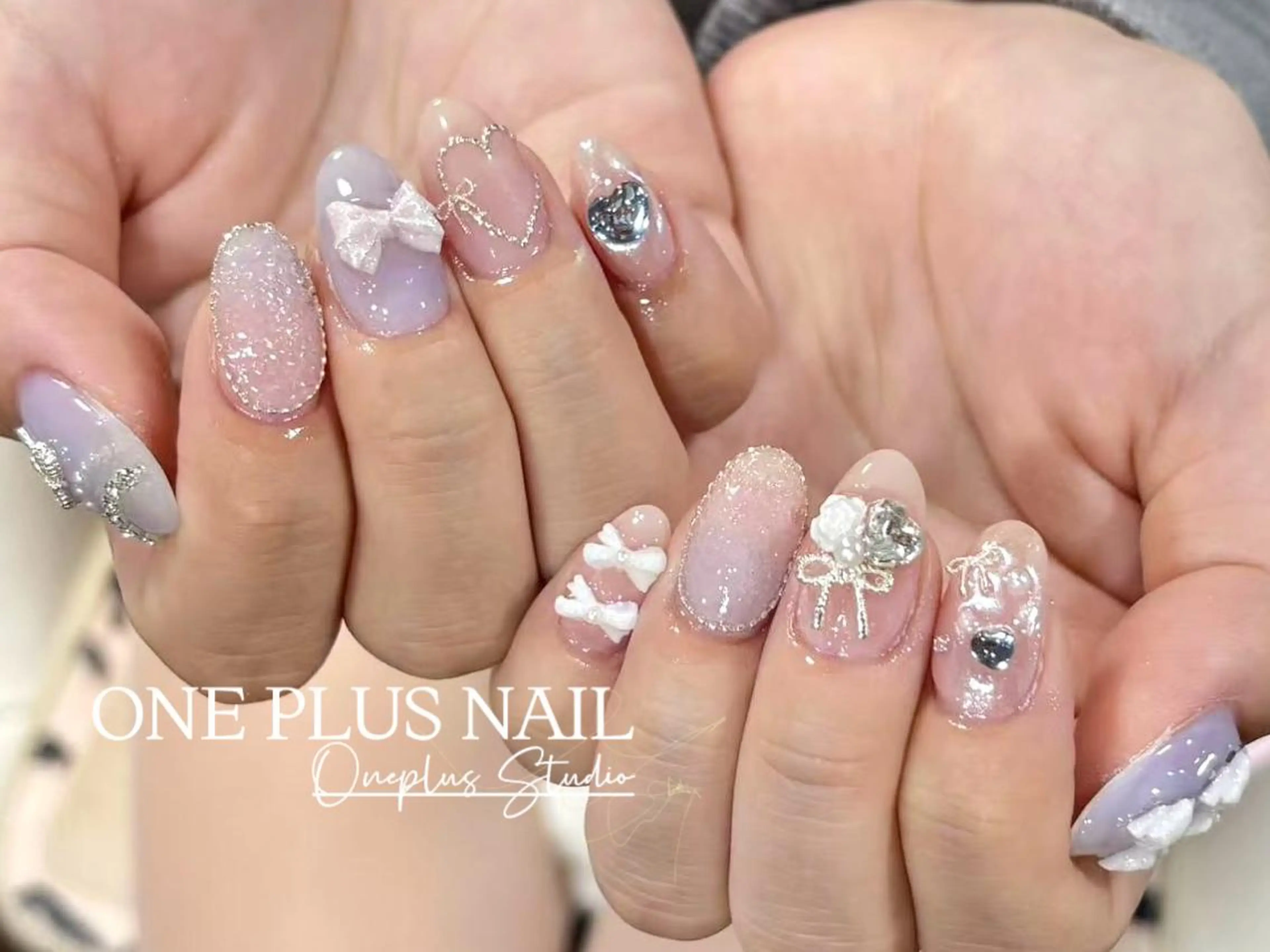 ネイル アートネイル オーロラネイル ガーリー キラキラネイル 韓国ネイル One plus StudioNailのネイルデザイン
