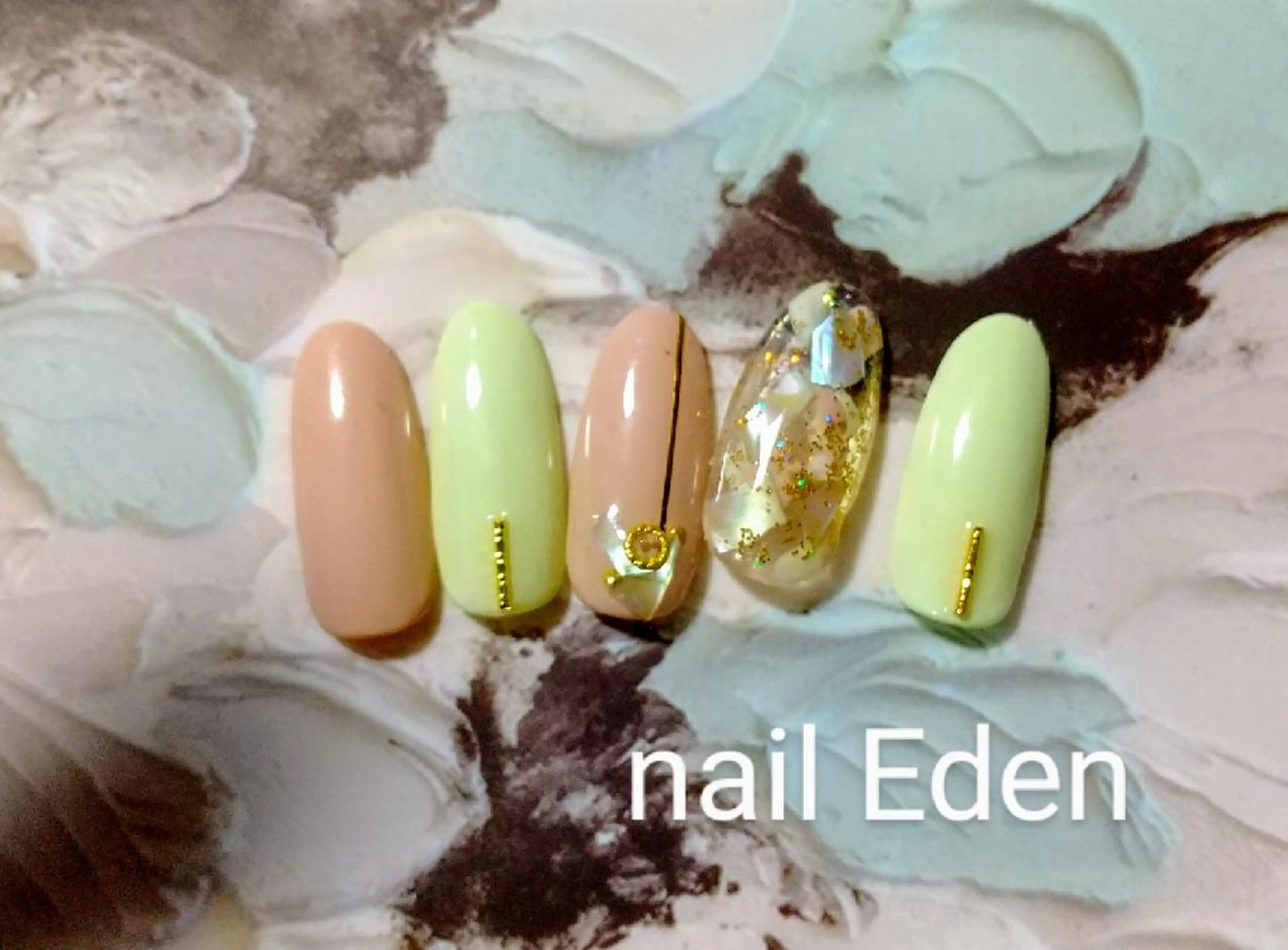 ネイル グリーン ハンドネイル ハンドケア Eden　private nail saron所属・Eden ♾️のネイルデザイン