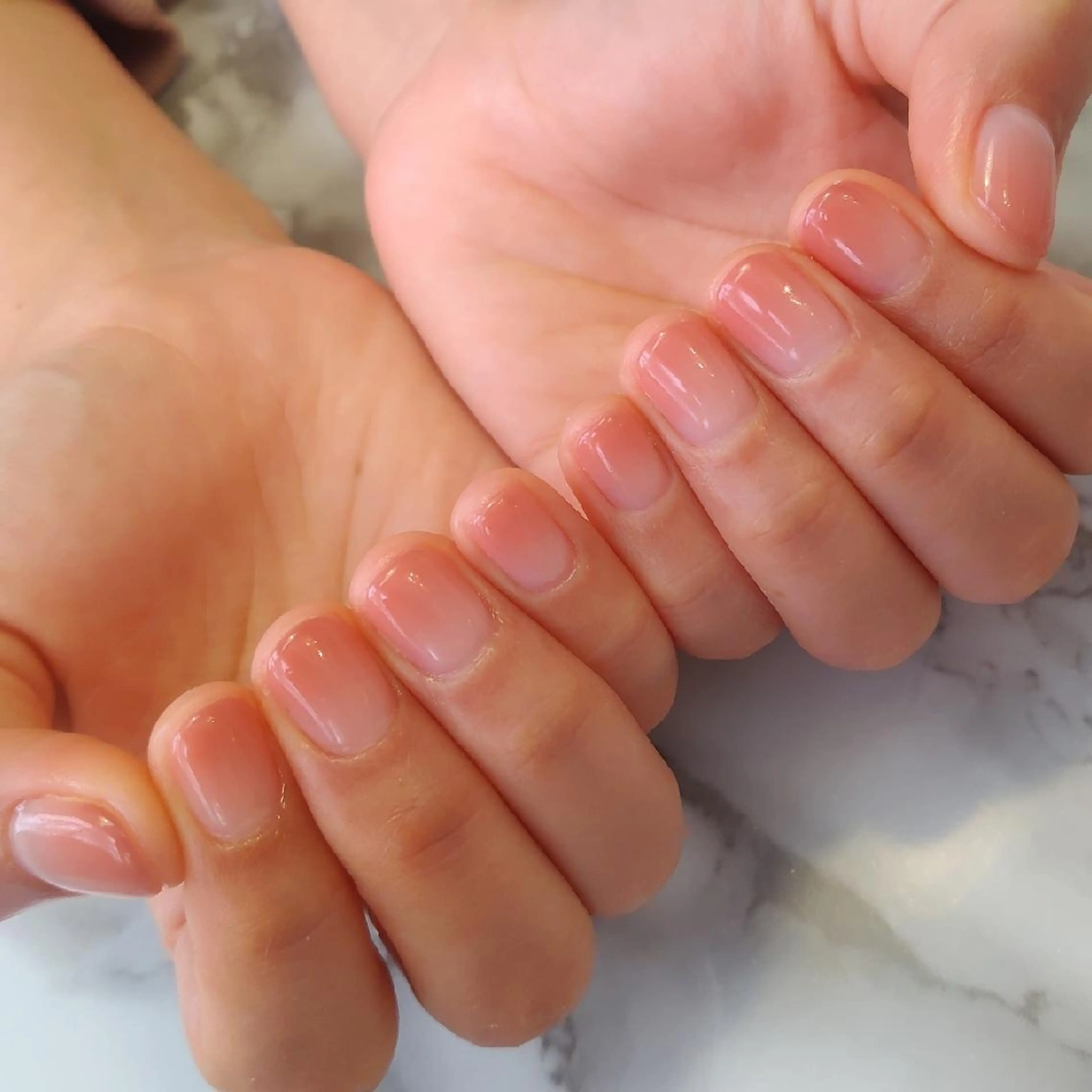 ネイル グラデーション ジェヌインネイル 河内のネイルデザイン