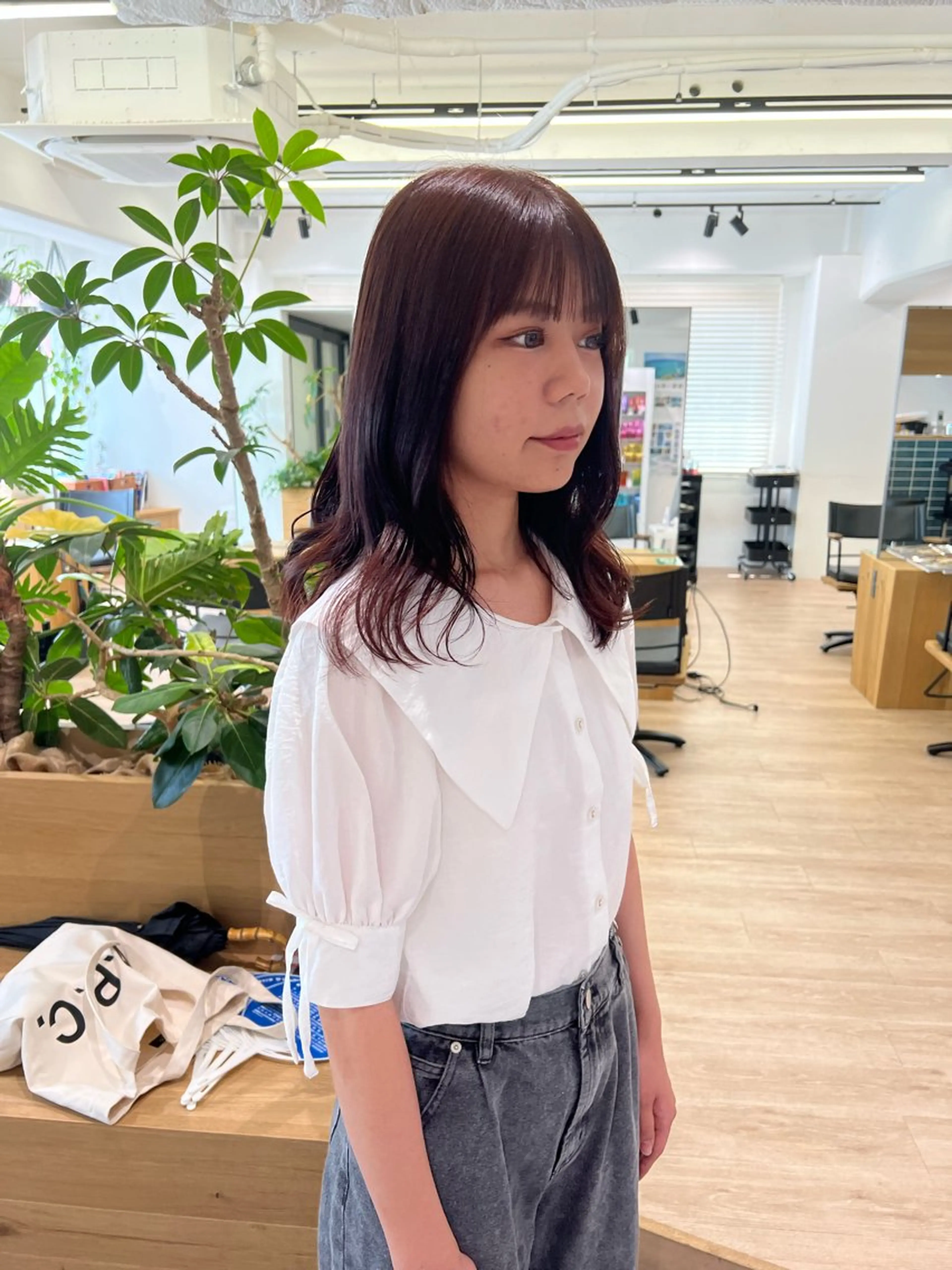 セミロング カット ヘアカラー トリートメント 田中 愛梨のヘアスタイル