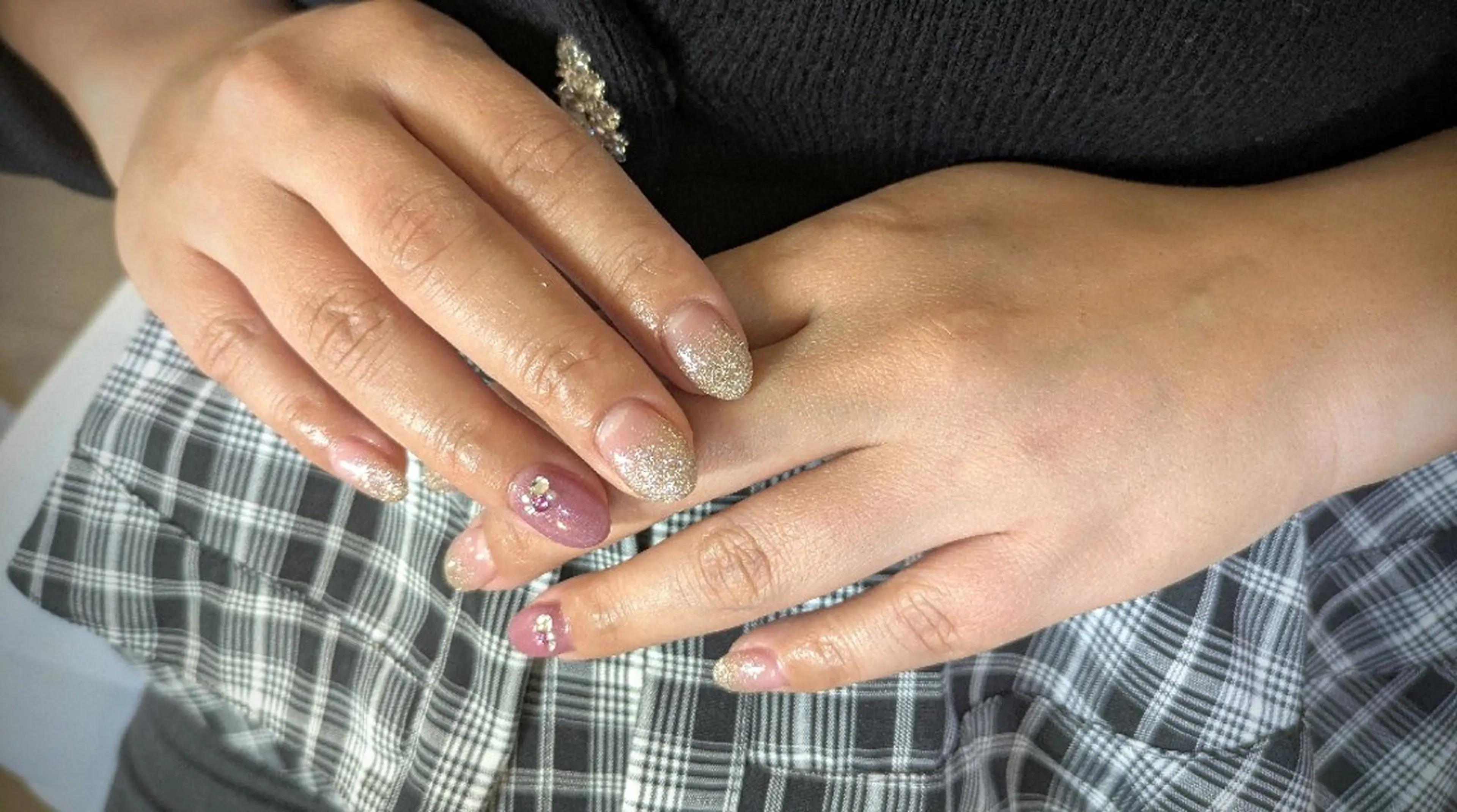 ワンカラーorラメグラデーション＋ストーン10粒まで【ハンド】【オフなし】の写真