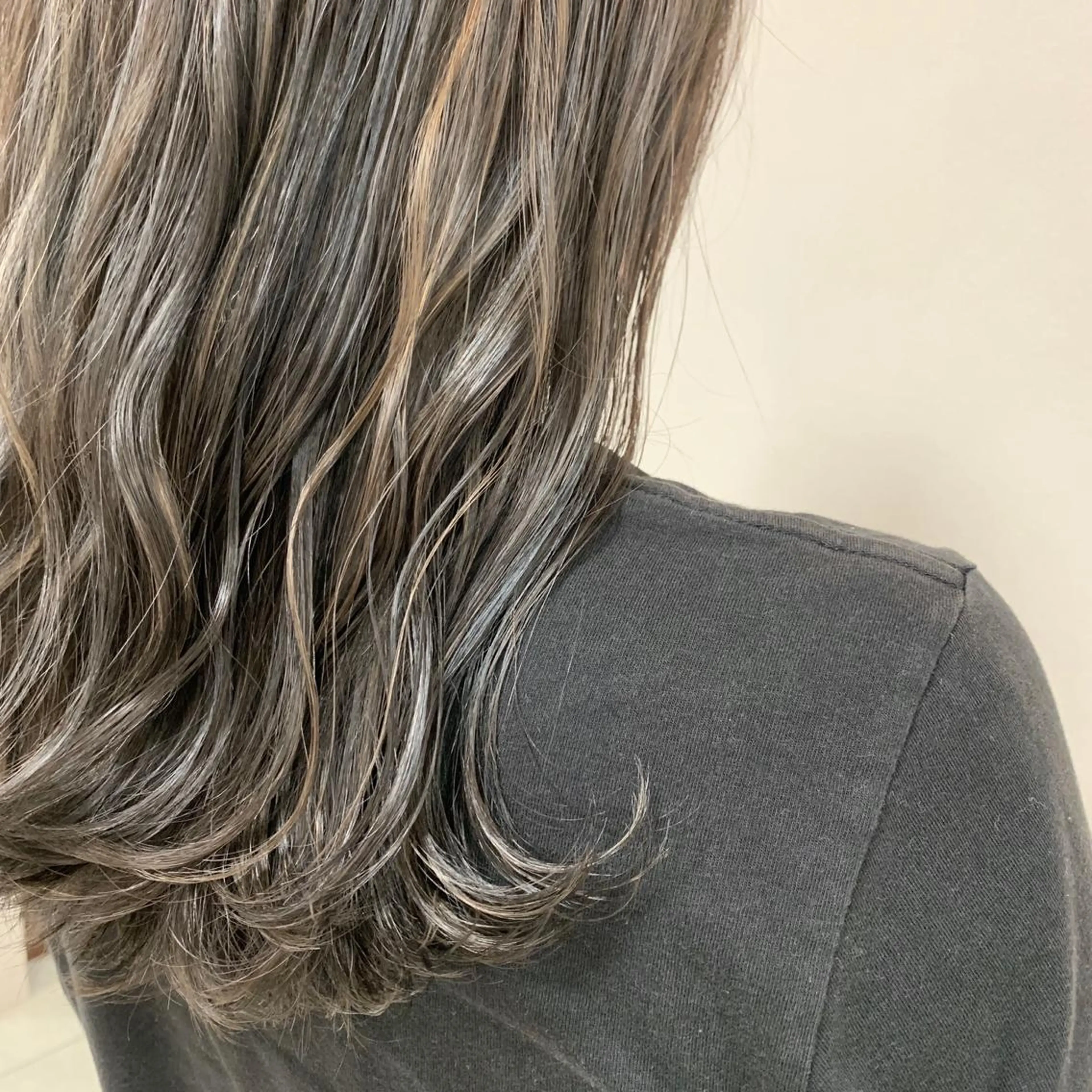 セミロング カラー ヘアアレンジ ヘアカラー トリートメント 【Sweep】おじま のぞみのヘアスタイル