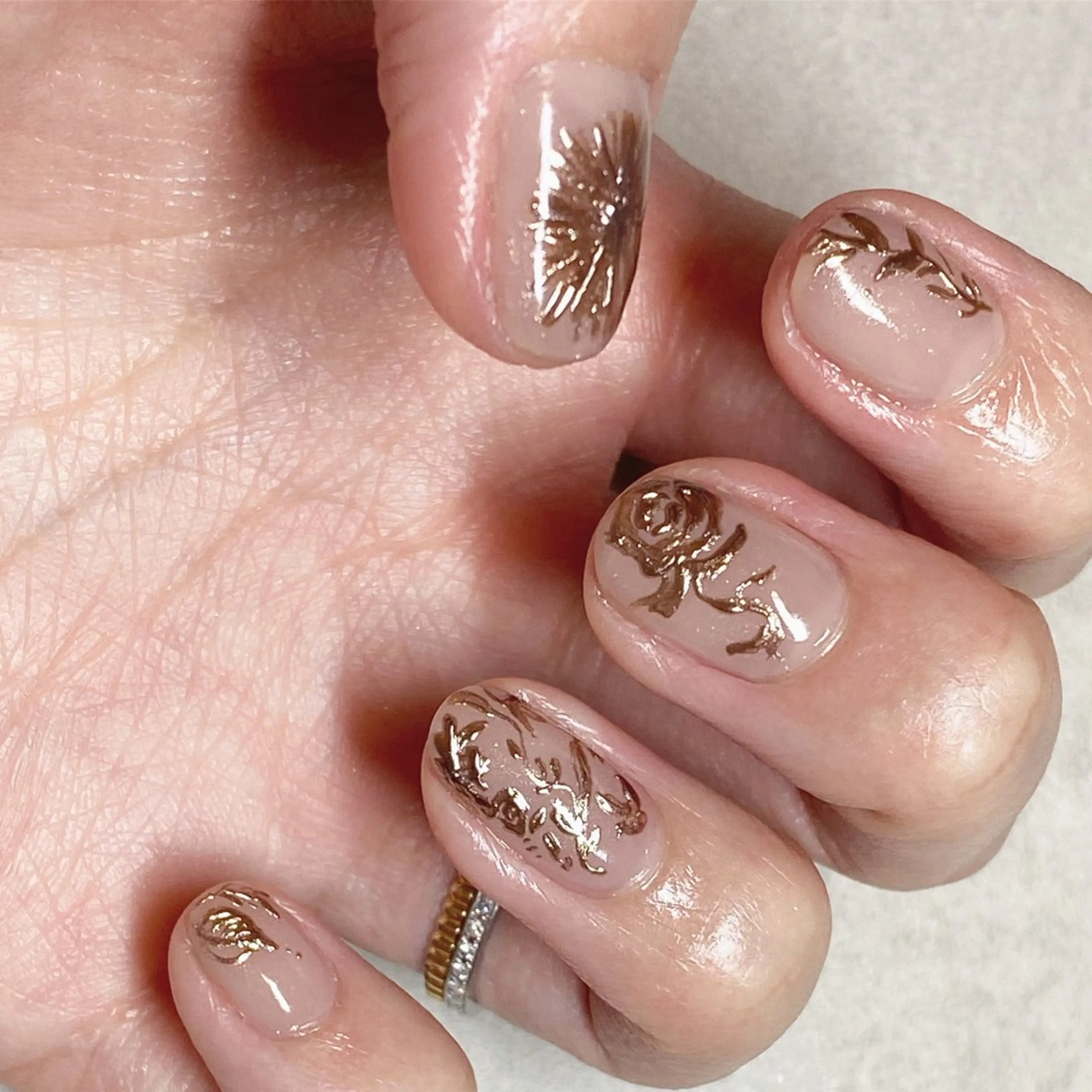 ネイル ハンドネイル ハンドケア nail salon swaddle 🪽のネイルデザイン