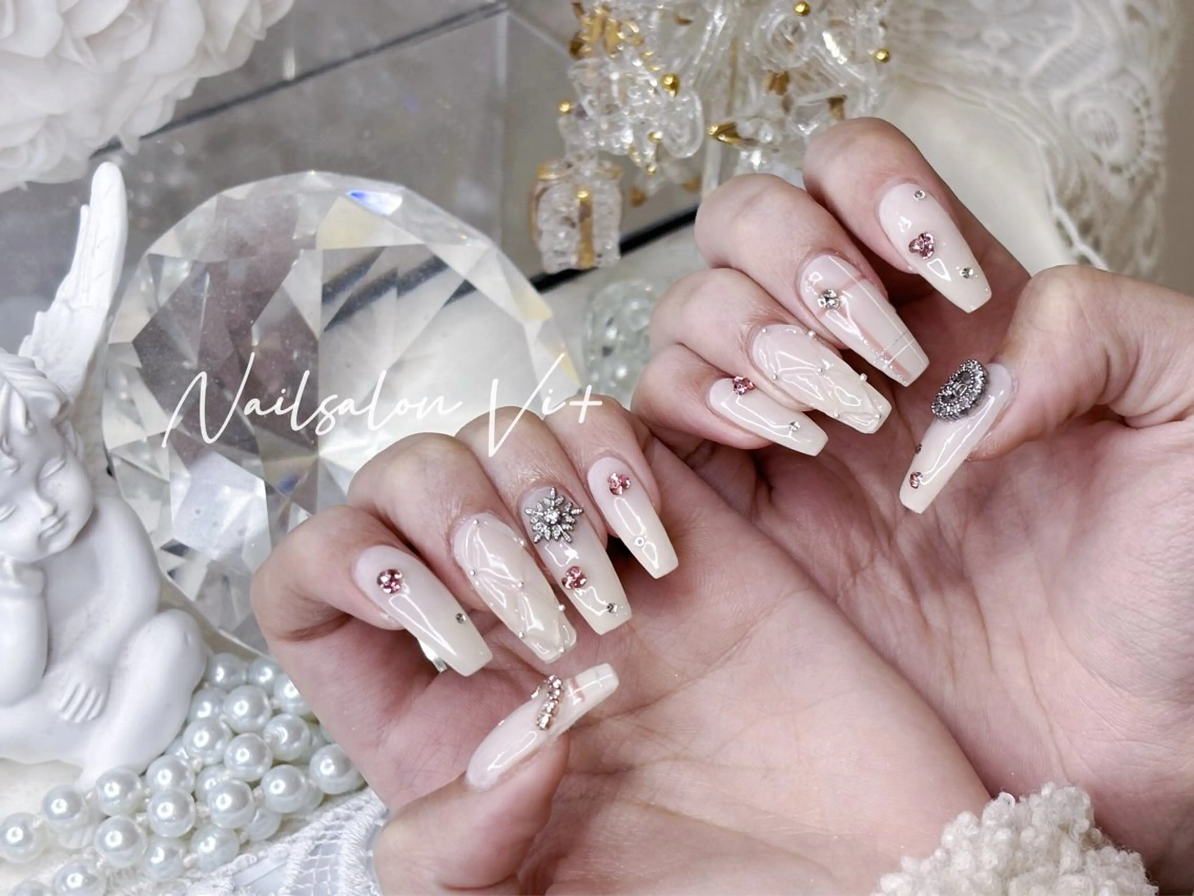 ネイル Nailsalon Vi+ももか🩷のネイルデザイン