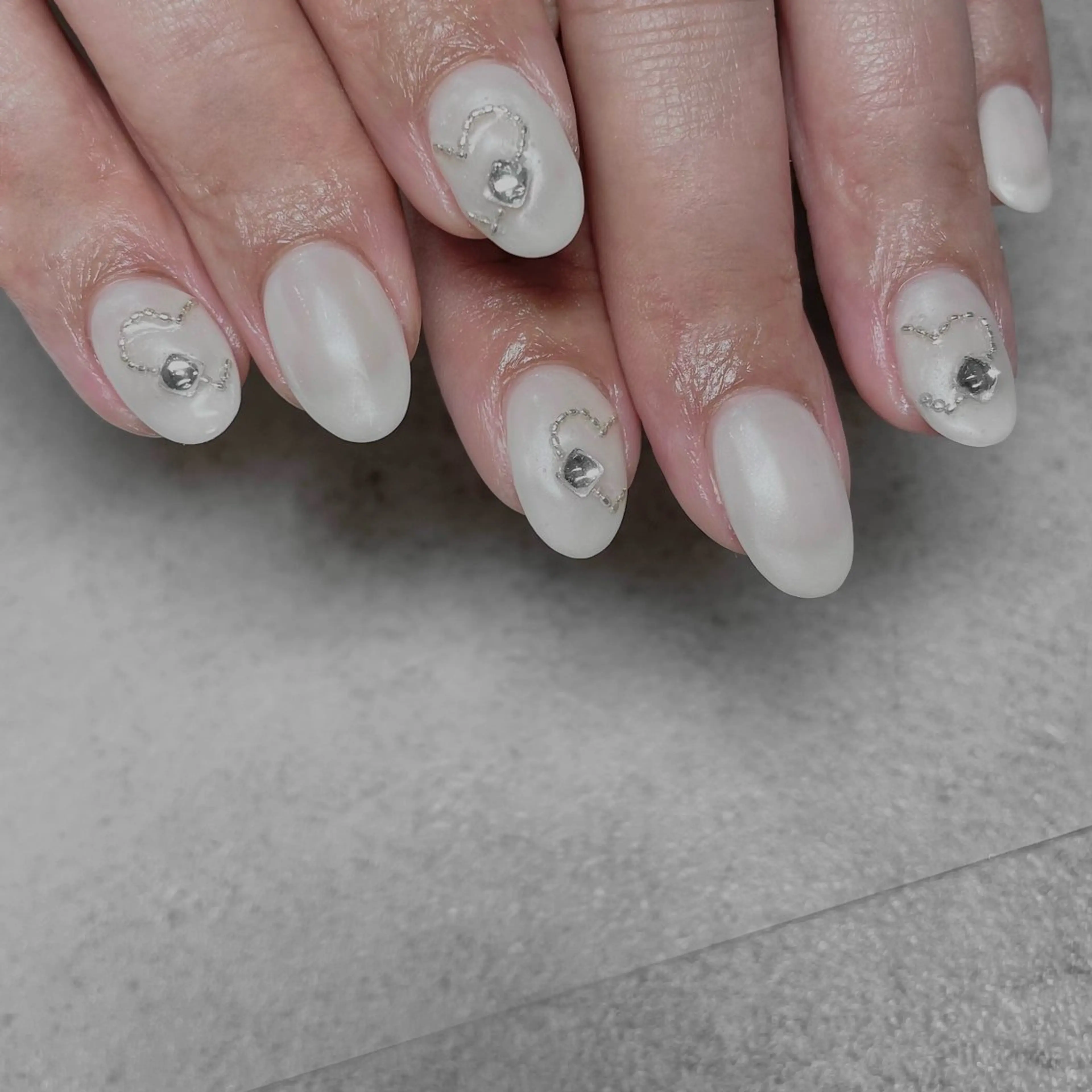 ネイル ハート 韓国ネイル オフィスネイル ワンカラーネイル シンプルネイル ハンドネイル acs.n所属・ネイル，耳つぼ 風間すみれのその他イメージ