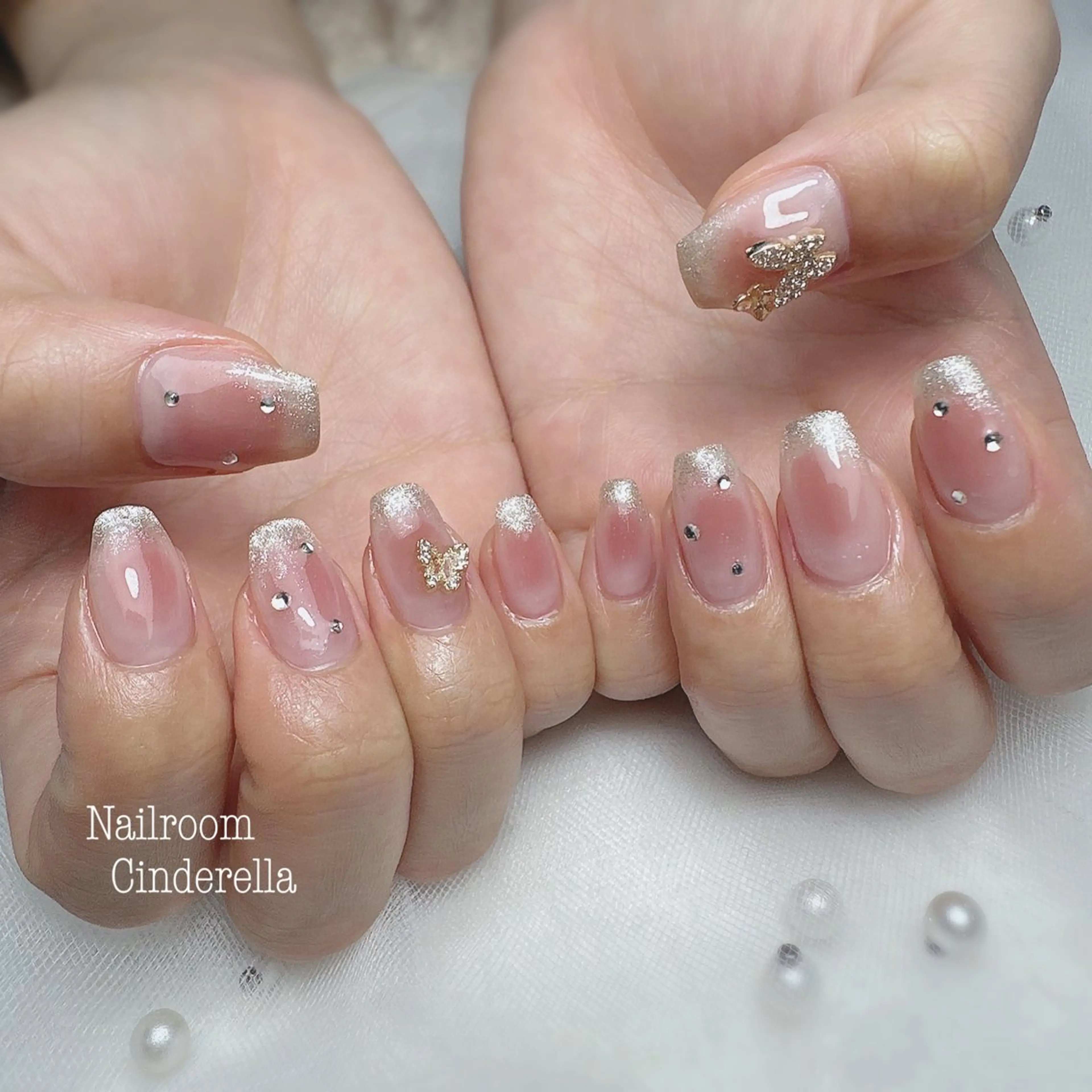 ネイル チークネイル Nailroom. Cinderellaのネイルデザイン