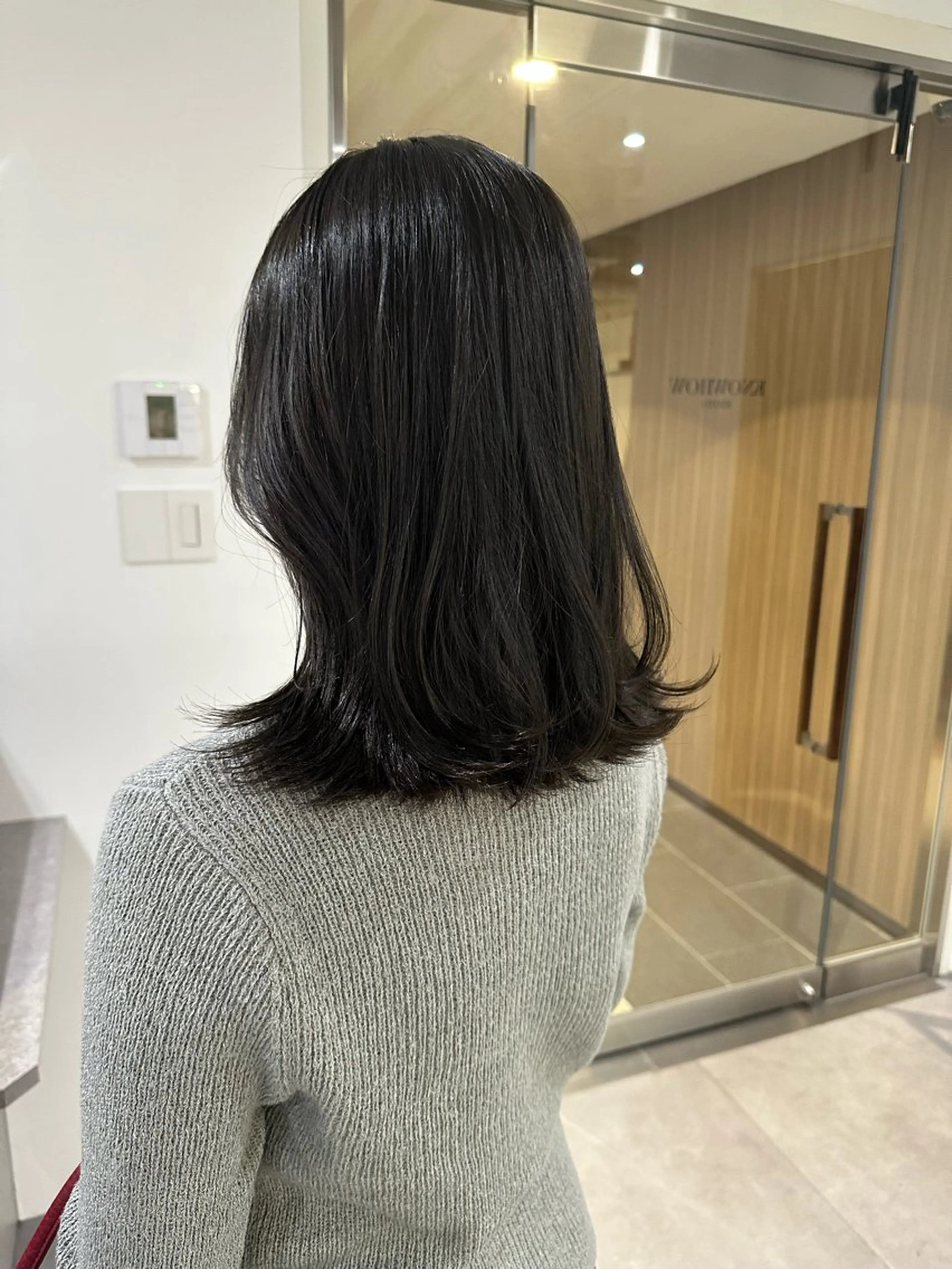 ミディアム ヘアカラー アンニュイヘア/ 顔周りカット/眞弓萌のヘアスタイル