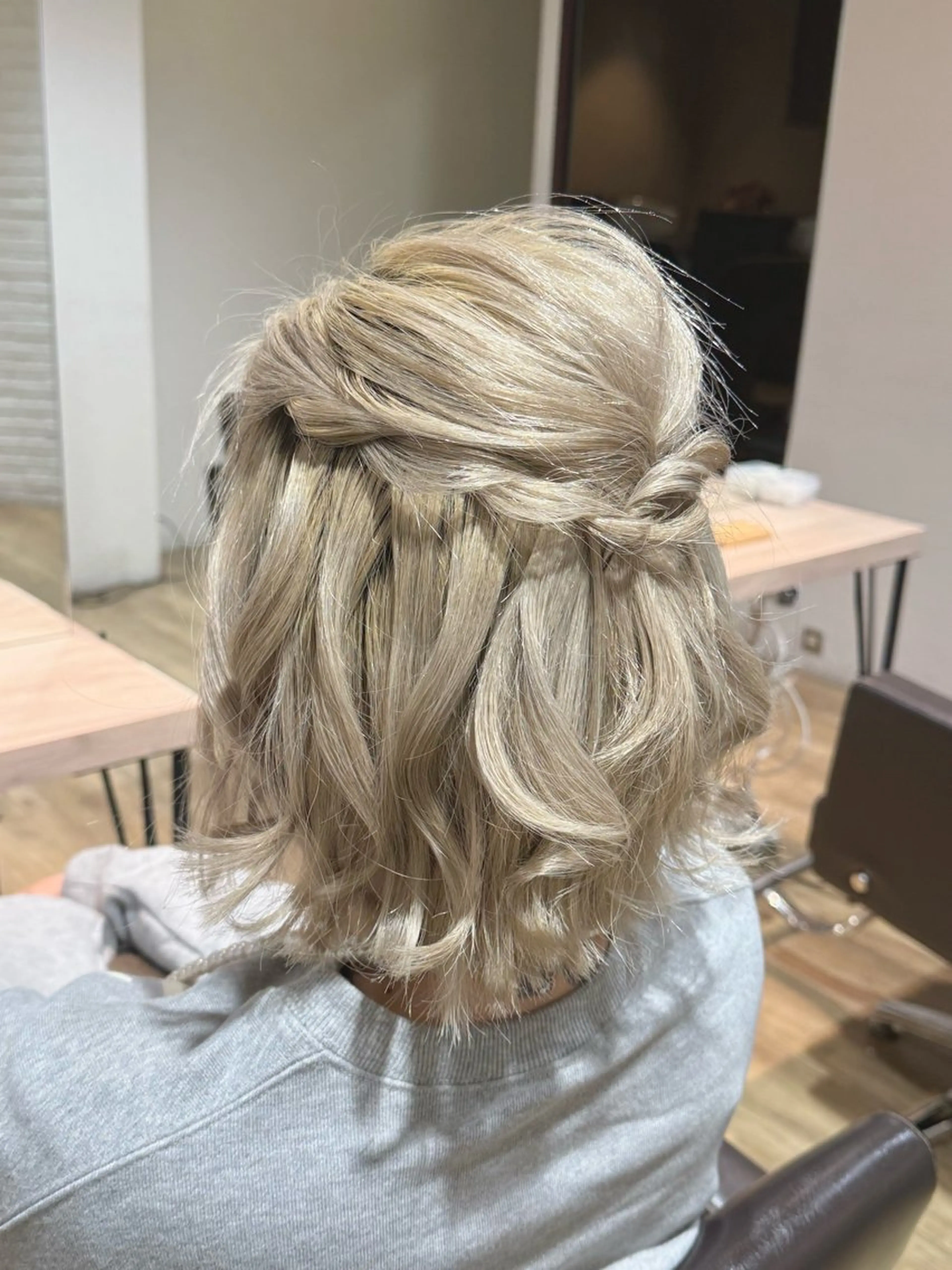 ミディアム ヘアセット N+【エヌプラス】所属・川畑 心子のヘアスタイル