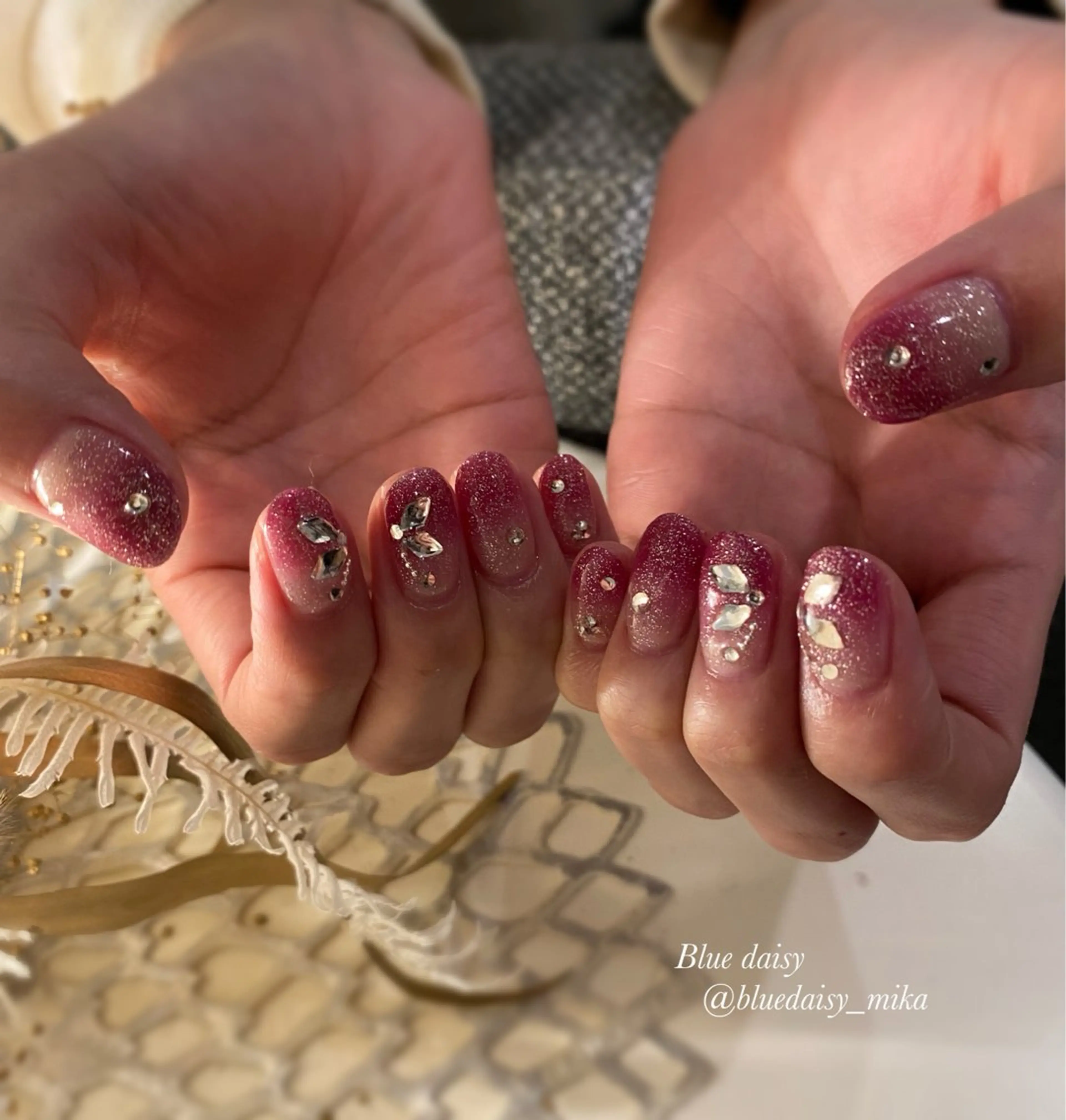ネイル 成人式 フラッシュネイル キラキラネイル ラメ(グリッター) ストーンネイル ハンドネイル Blue　daisy　栄本店 【ブルーデイジー】所属・Blue daisy 栄本店のネイルデザイン
