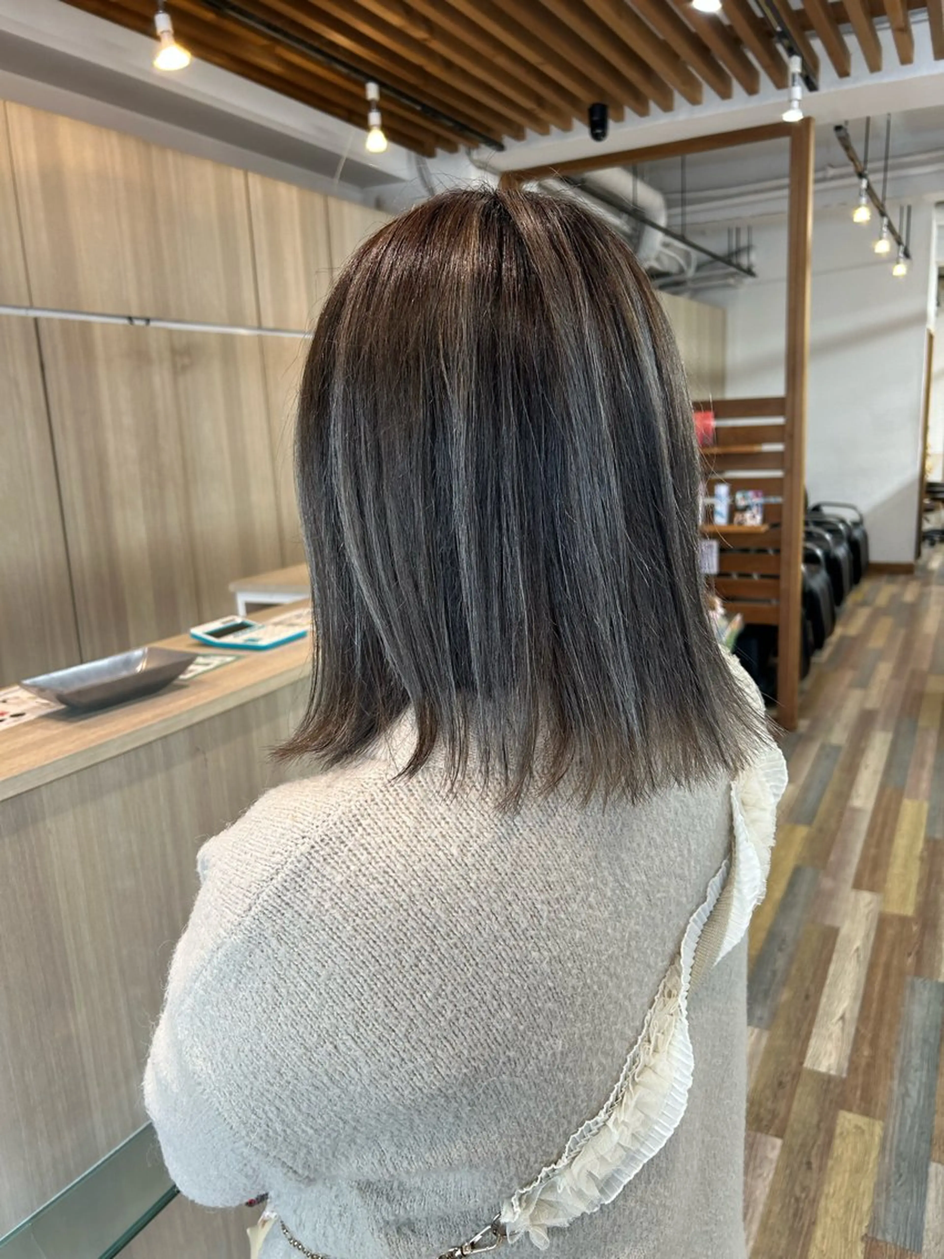 ミディアム ヘアカラー トリートメント 志賀　輝/ハイライト /縮毛矯正/髪質改善のヘアスタイル