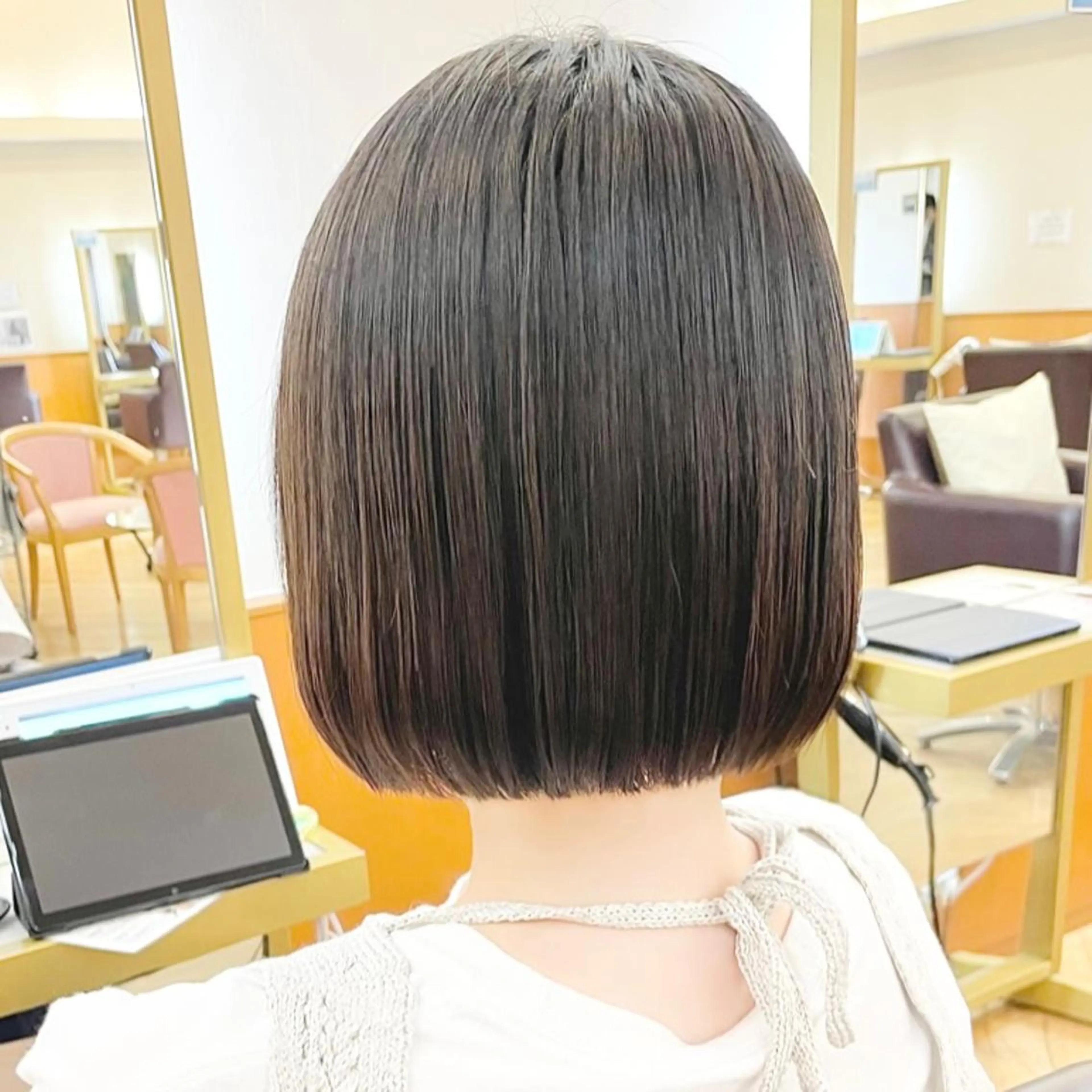 ミディアム カラー ヘアアレンジ キッズ 切りっぱなしボブ ブリーチ ダブルカラー グレージュ ボブ さわ きょうすけ/ ボブ髪質改善ショートのヘアスタイル