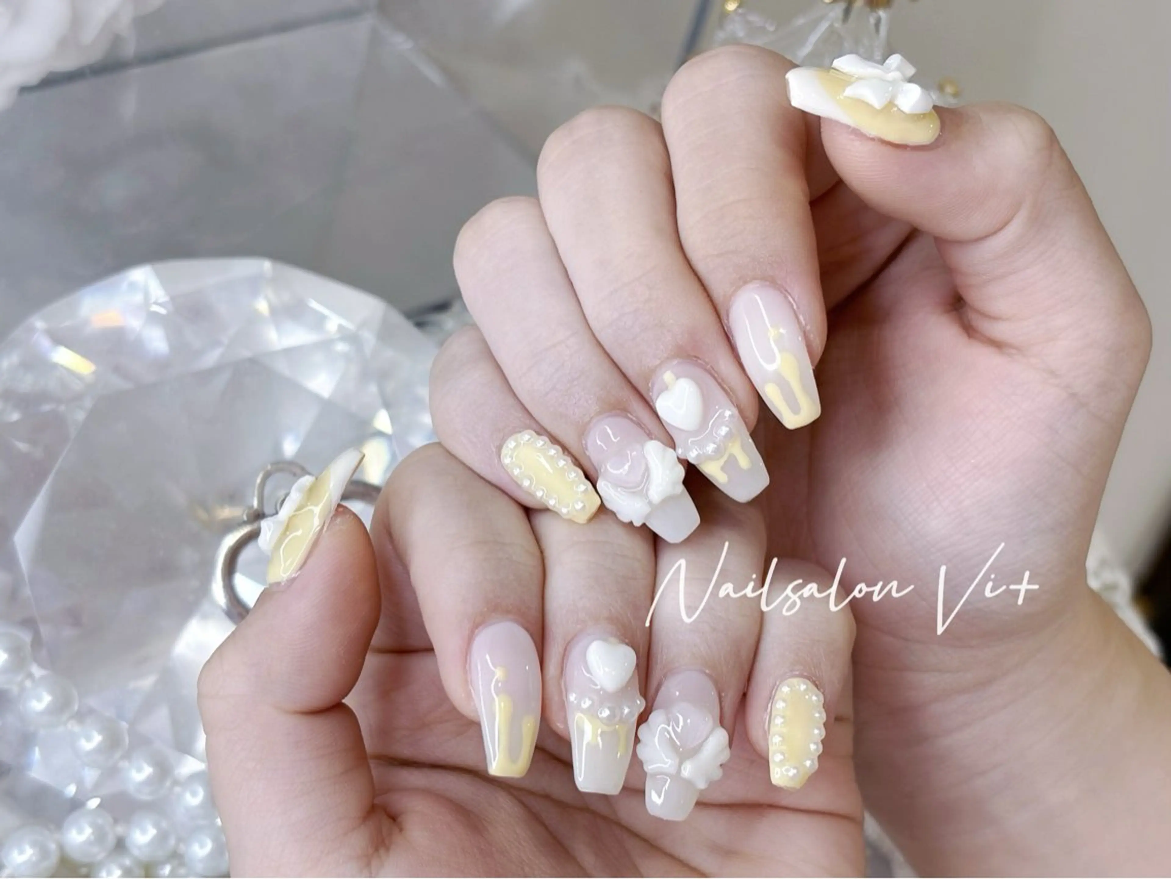 ネイル Nailsalon Vi+ももか🩷のネイルデザイン