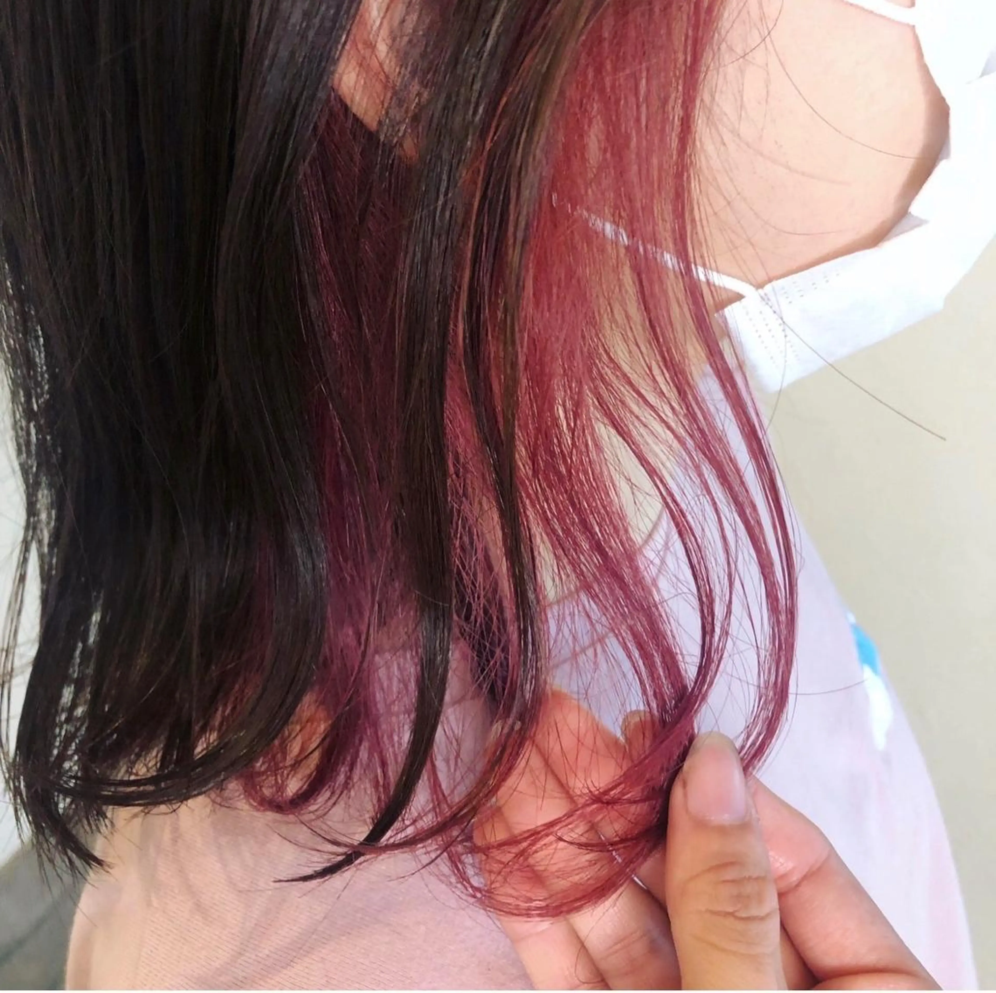 ミディアム カラー 西山 瑞希のヘアスタイル