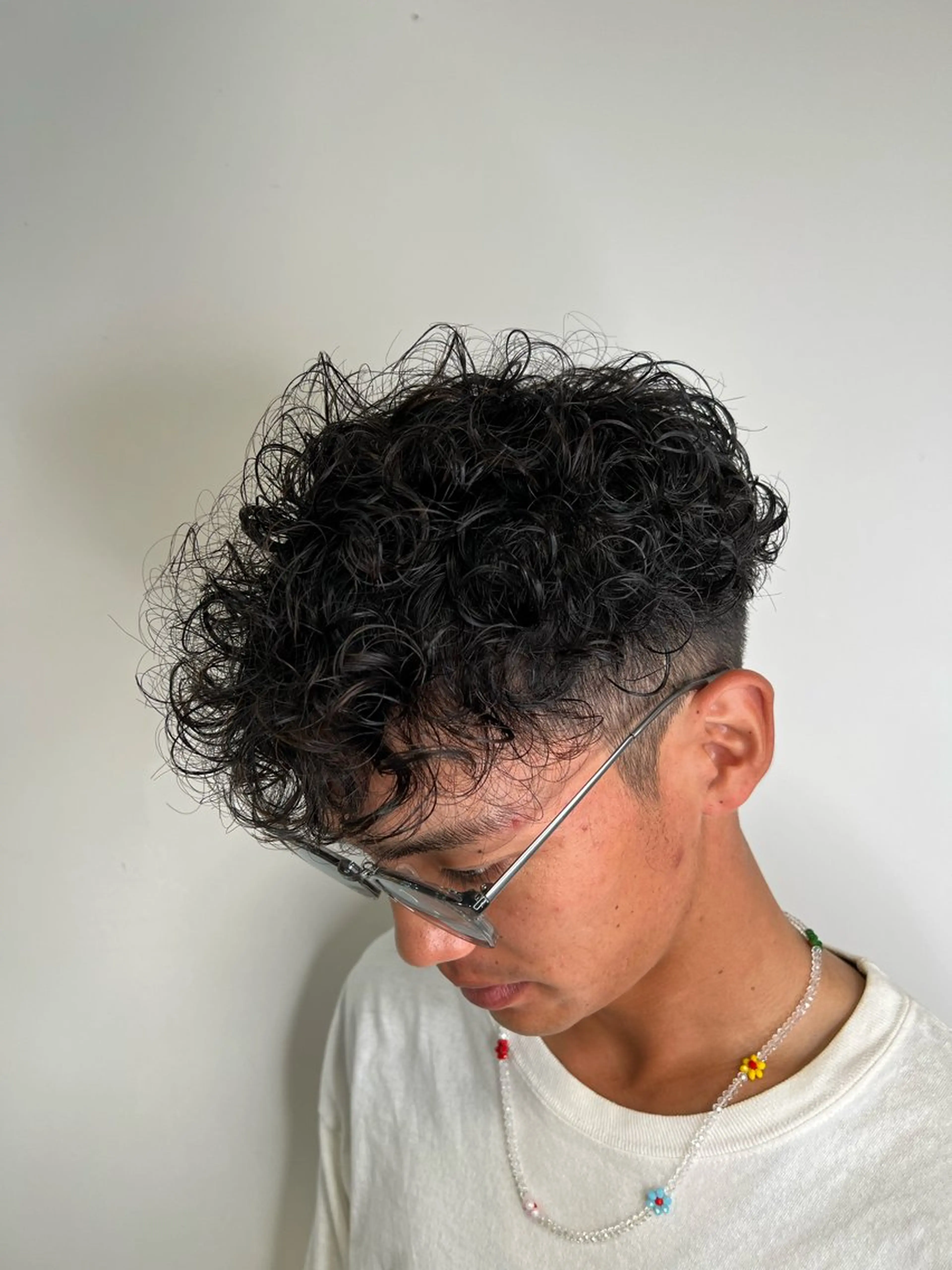 ショート パーマ メンズ メンズパーマ スペインカール 外国人風カラー パーマ 【髪質改善/縮毛矯正 /カラー】ホサカのヘアスタイル