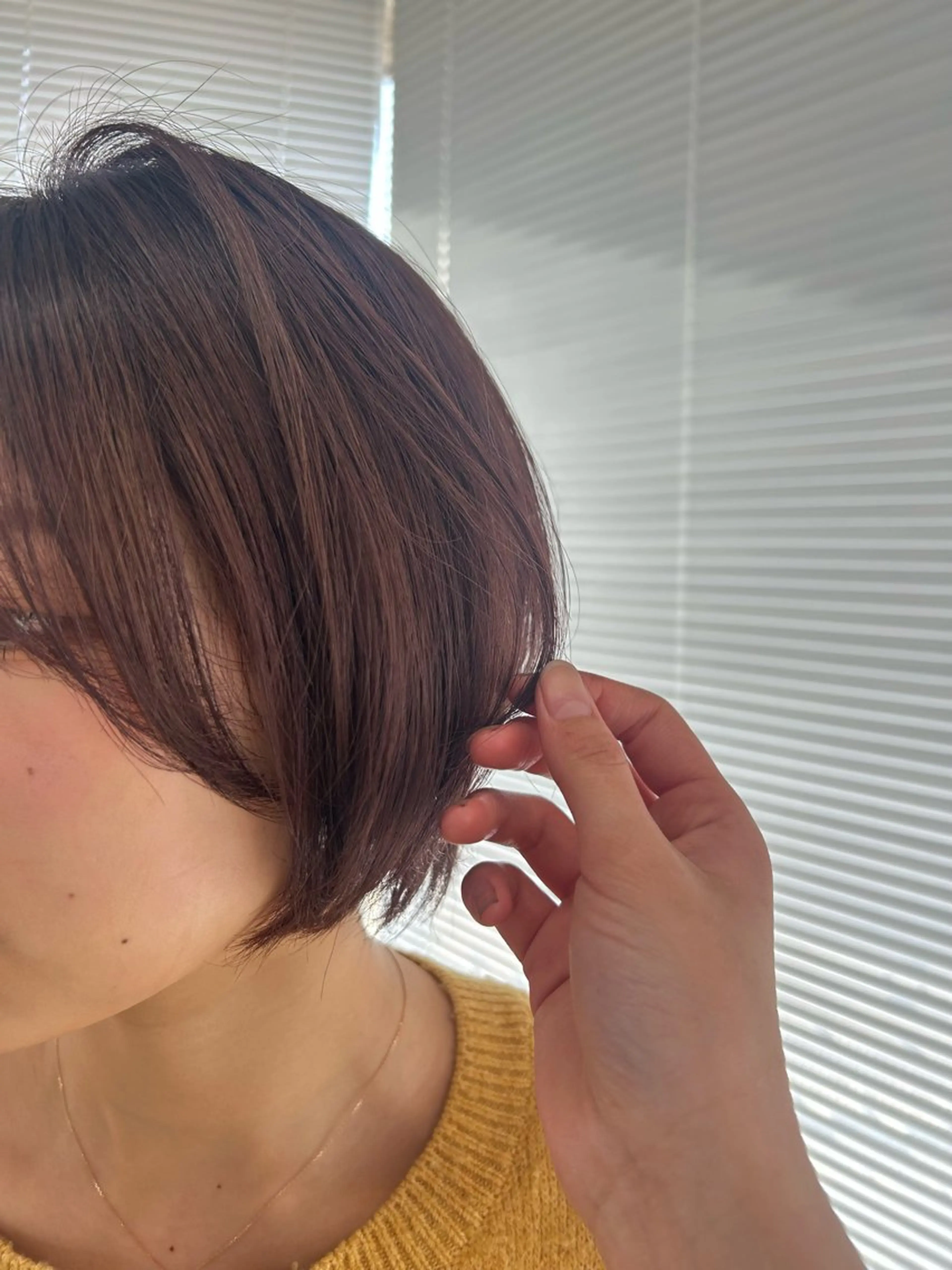 ショート カラー ESQUISSE リコのヘアスタイル