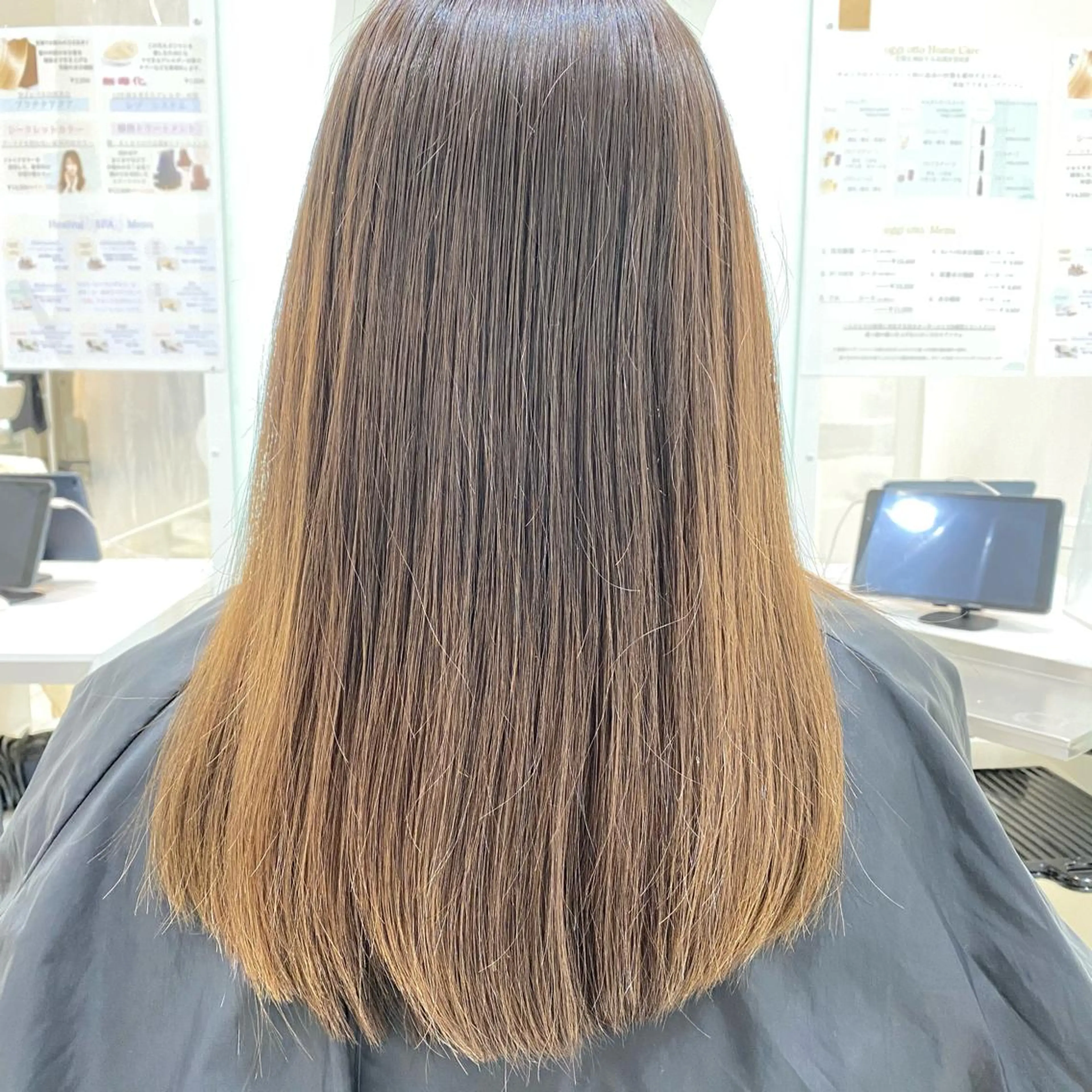 セミロング カラー カット 縮毛矯正 スパイラル波巻き パーマ井本汰壱のヘアスタイル