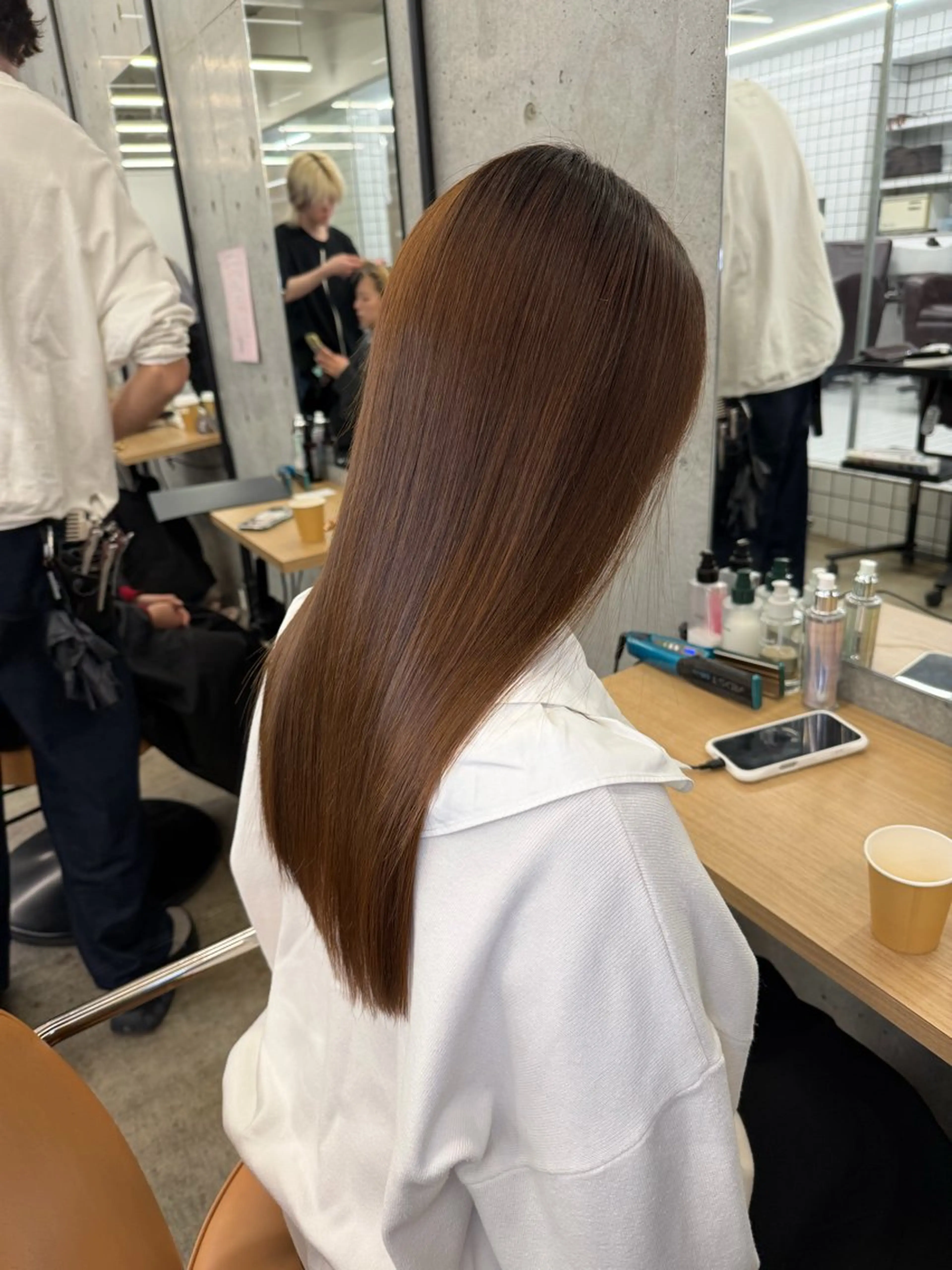 セミロング 髪質改善 レイヤーカット 縮毛矯正 トリートメント 縮毛矯正 トリートメント 髪質改善×縮毛矯正× 艶カラー　吉原和磨のヘアスタイル