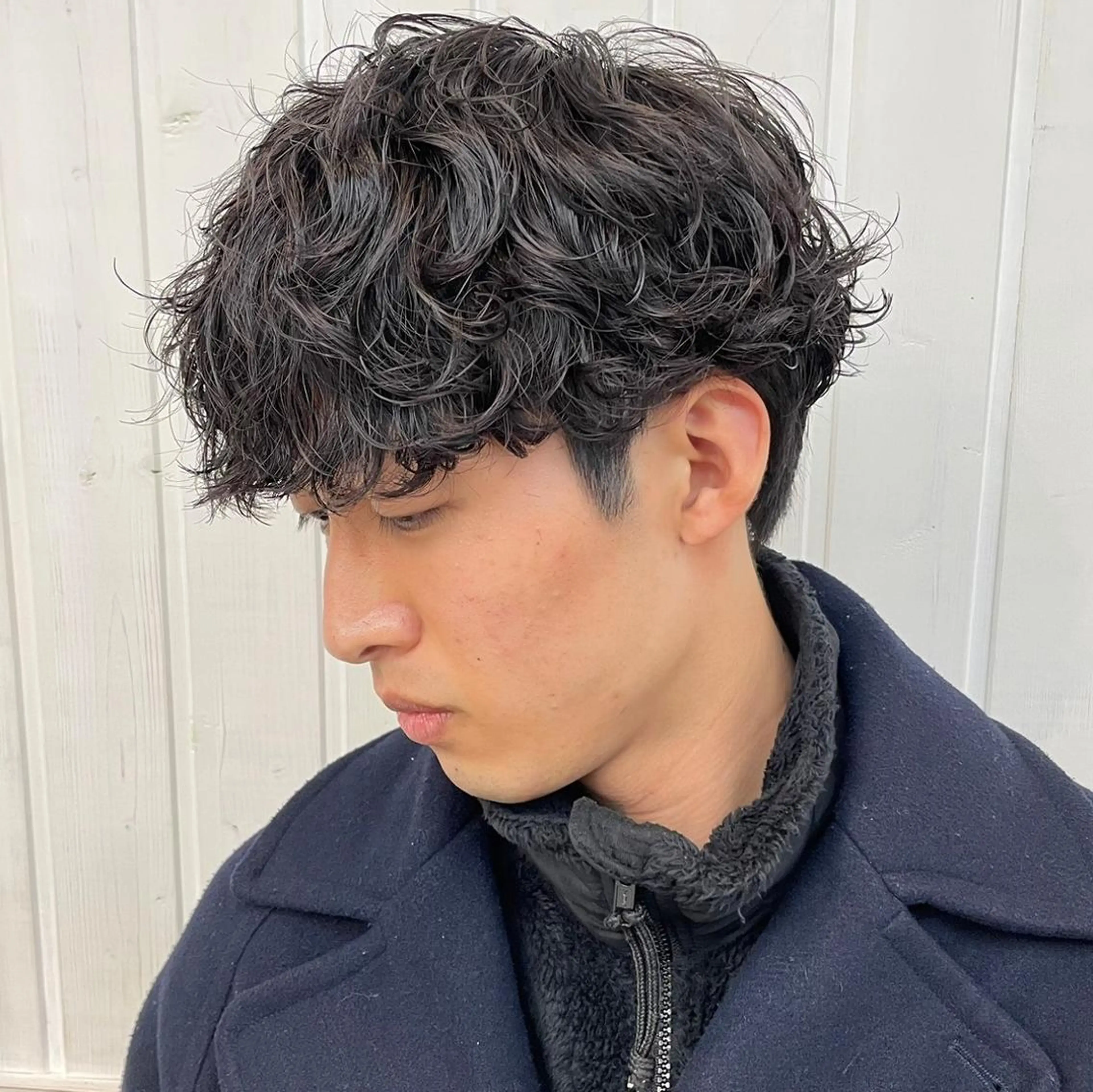 パーマ メンズ メンズブリーチ センターパート メンズハイライト メンズインナーカラー メンズ韓国風 カット パーマ N° anfeel 渋谷🪞🫧のヘアスタイル