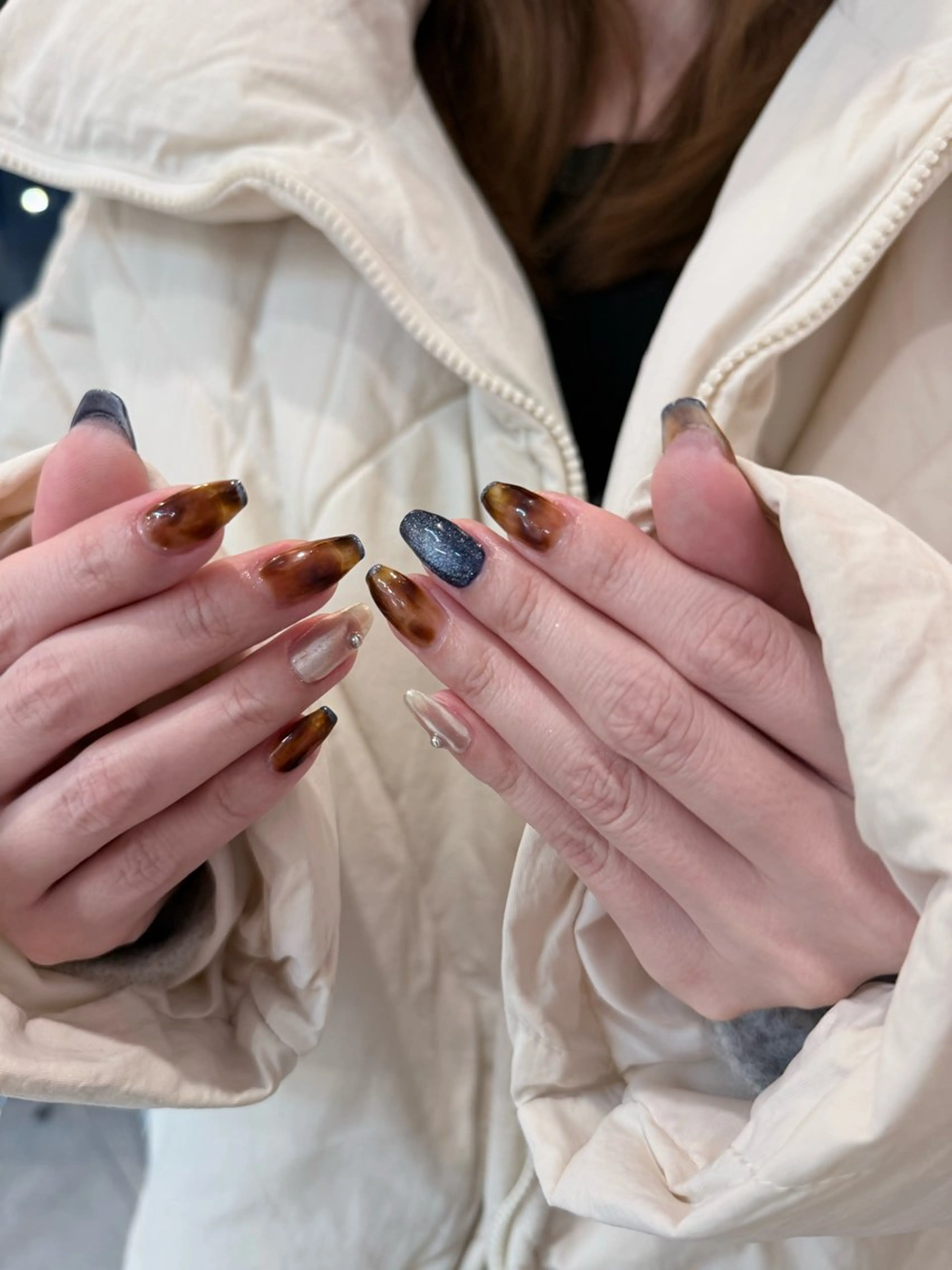 ネイル R'well所属・はばすみれ🎀ﾈｲﾙ 光ﾌｪｲｼｬﾙ ﾍｱのネイルデザイン