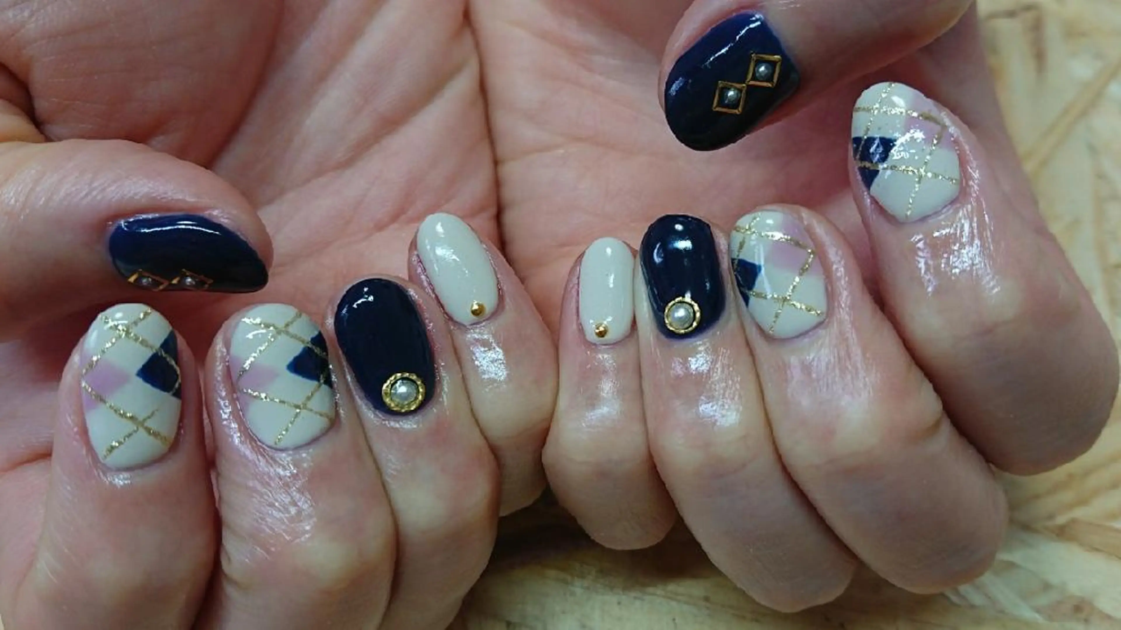 ネイル 鈴木 なつきのネイルデザイン