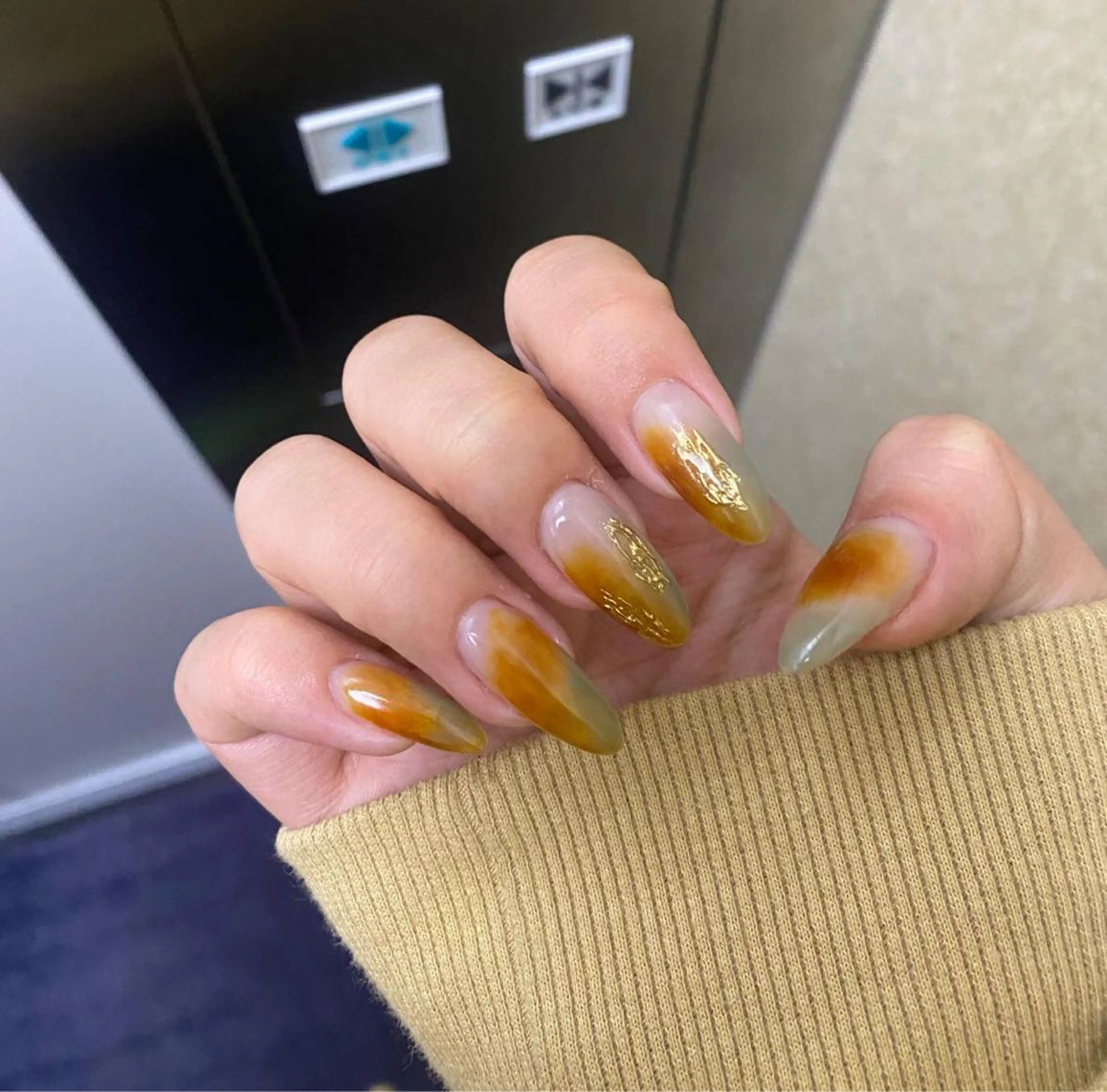 ネイル ミラーネイル ハンドネイル エン Nail salonのネイルデザイン