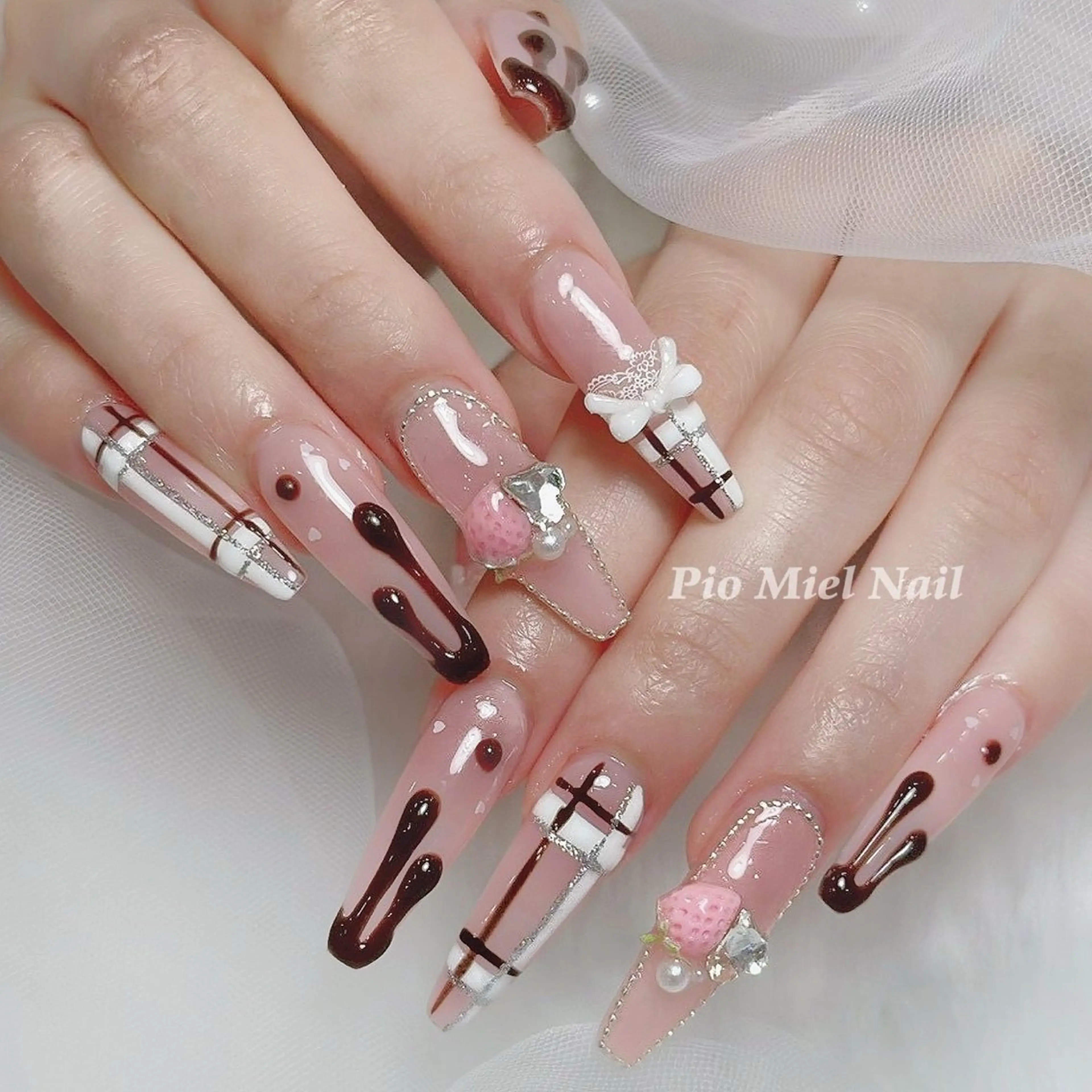 ネイル ハンドネイル HANA 長さだしのネイルデザイン