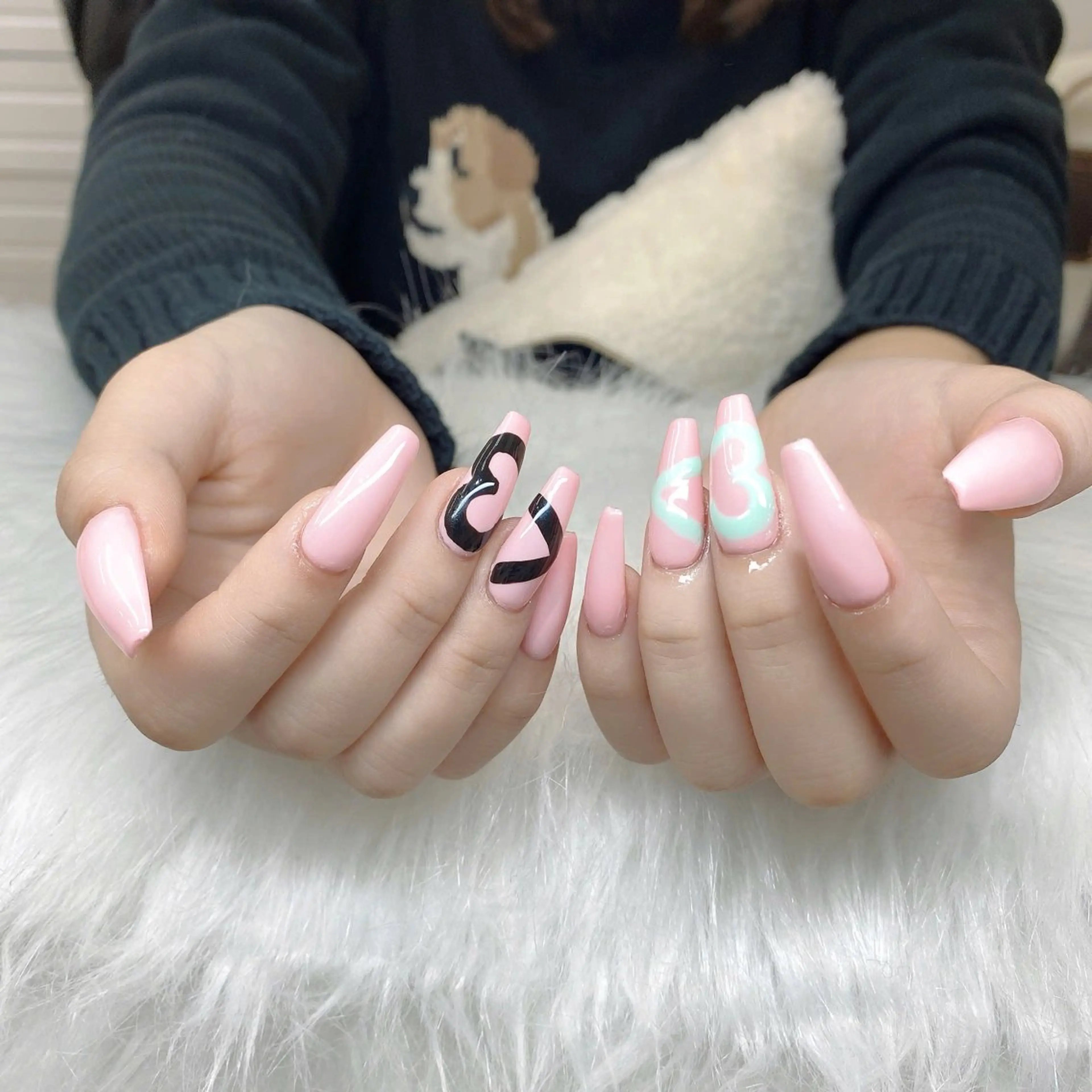 ネイル チークネイル フレンチネイル グラデーション キラキラネイル 韓国ネイル Minette nailHuongのネイルデザイン