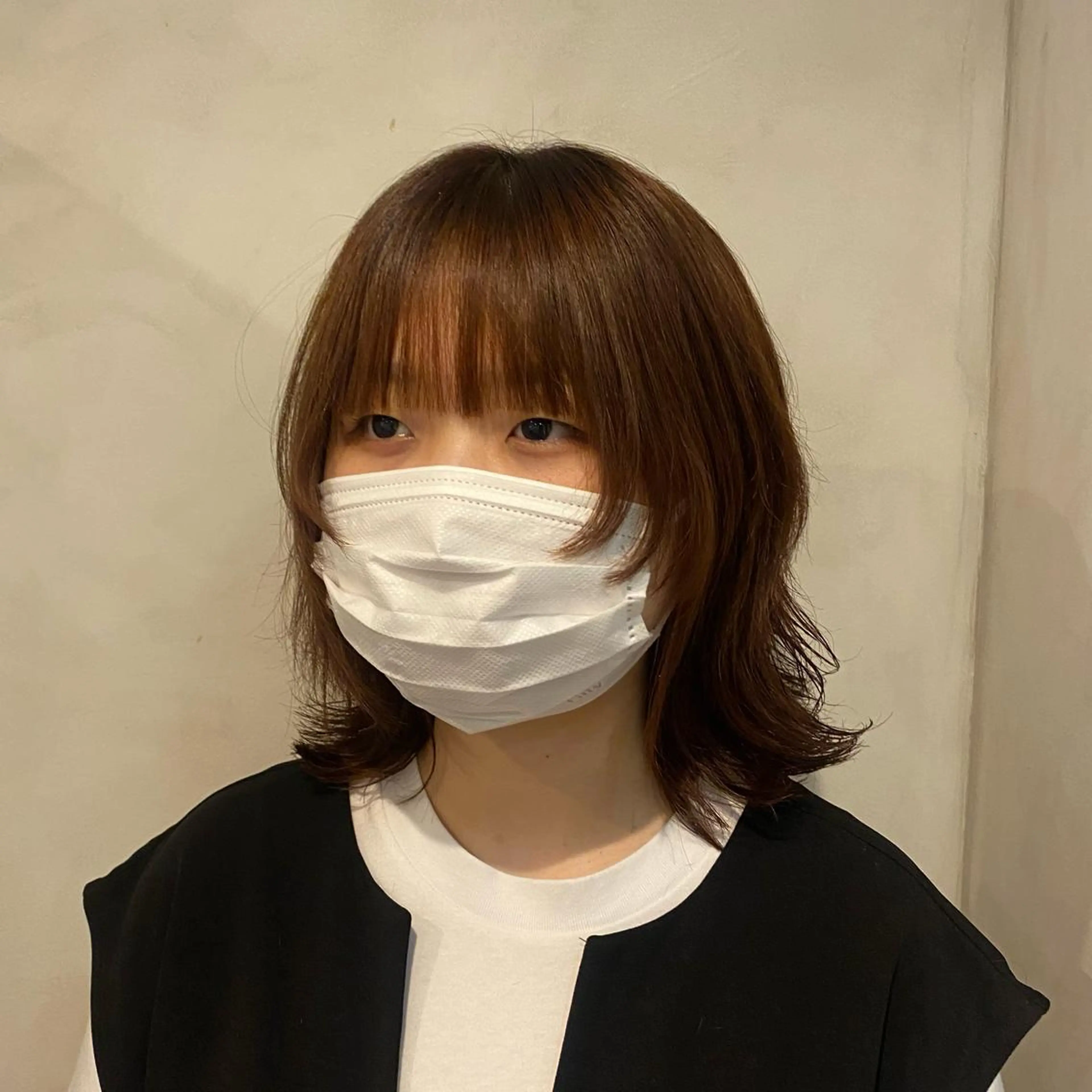 ミディアム 外ハネヘア ウルフカット カット Aust hair Stella新宿所属・Yuki☺︎パーマ レイヤーカットのヘアスタイル