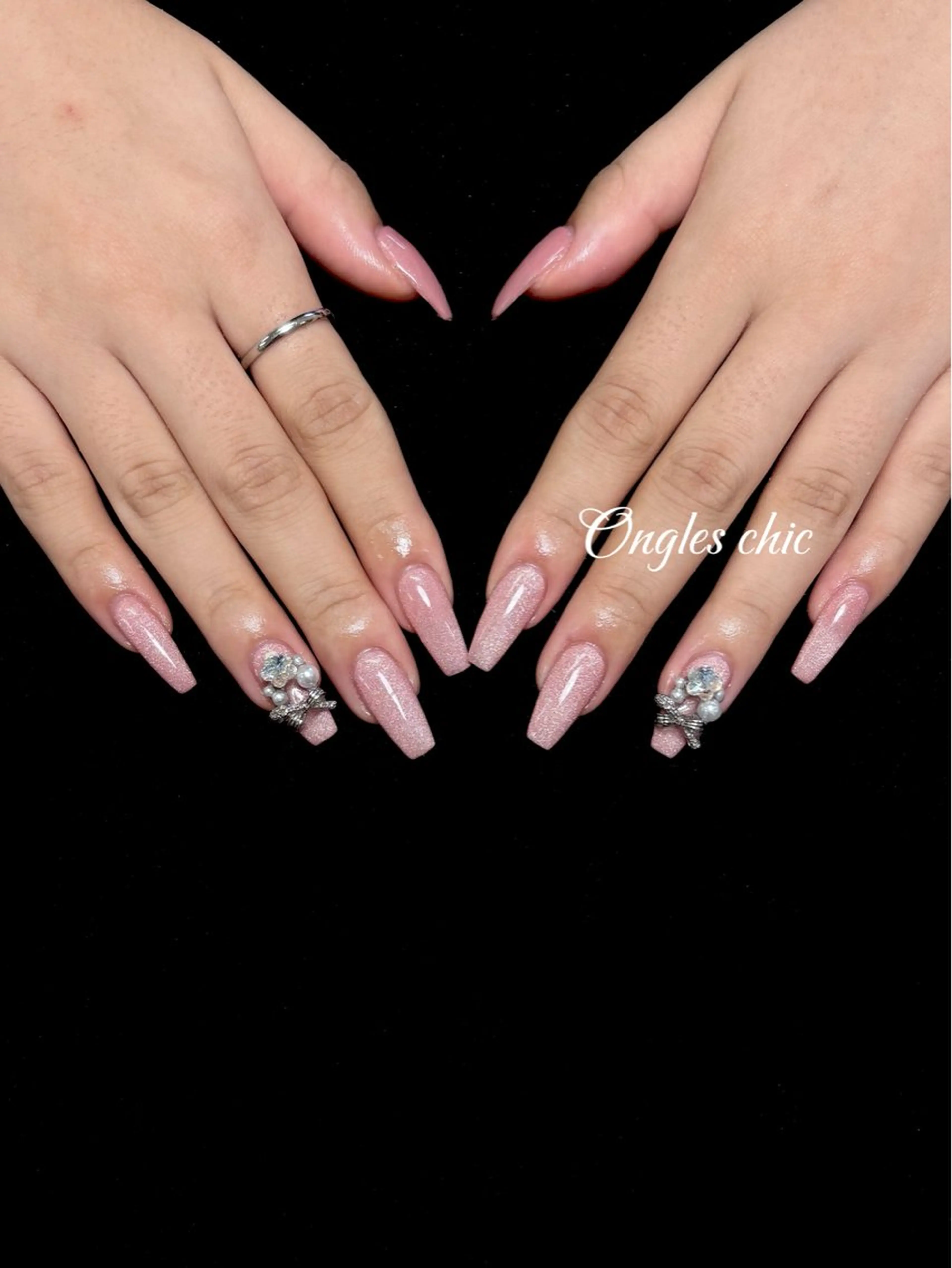 ネイル ハンドネイル ハンドケア ongles chicのネイルデザイン