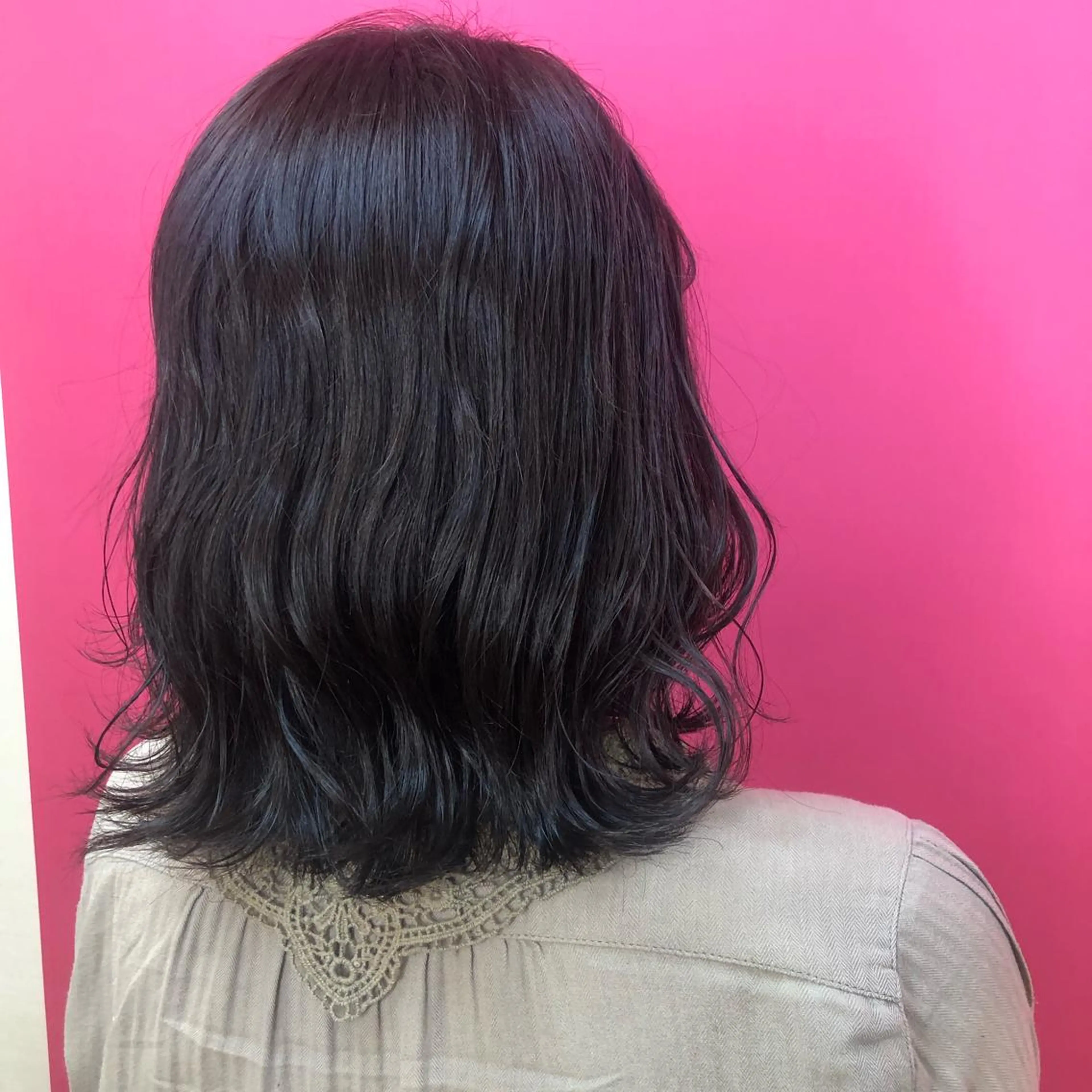 ミディアム カラー 透明感カラー イルミナカラー スターダスト ベージュ/インナー カラー🤍Rieのヘアスタイル