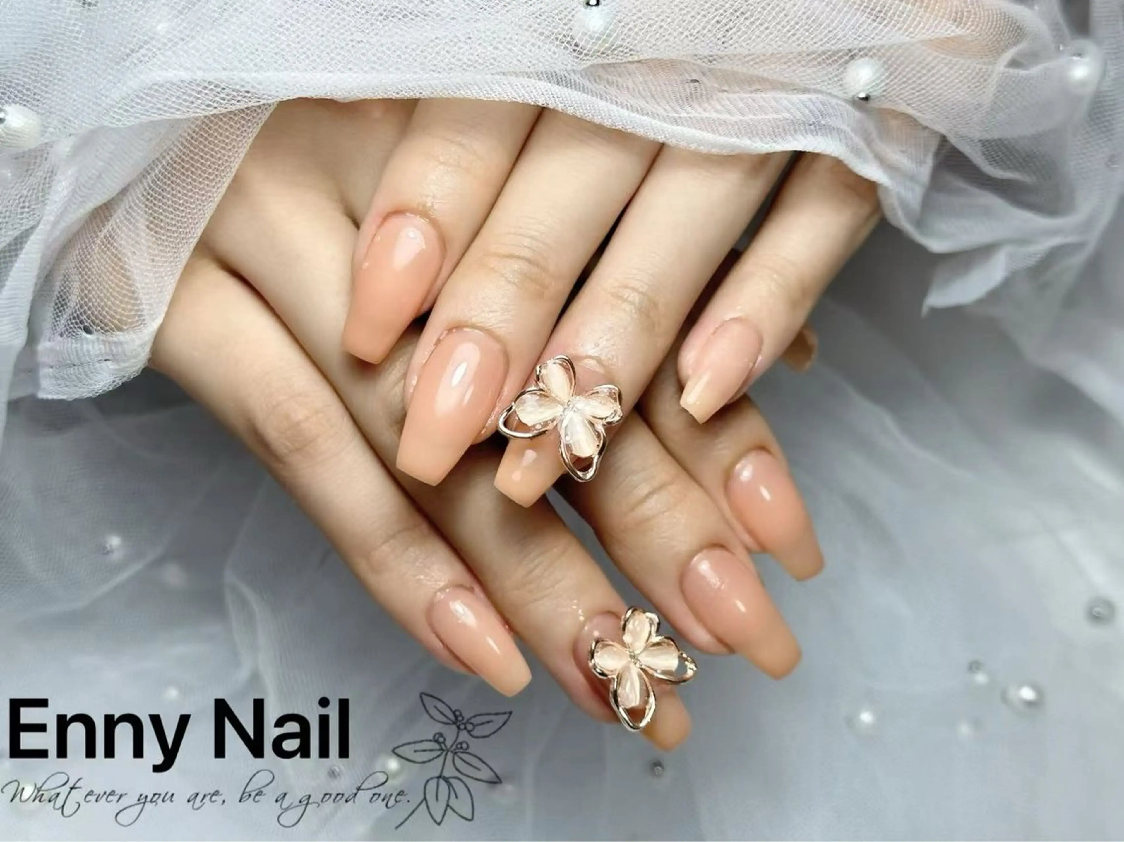 ネイル チークネイル フットネイル フレンチネイル ジェルネイル ガラスフレンチ Nailsalon Ennyのネイルデザイン