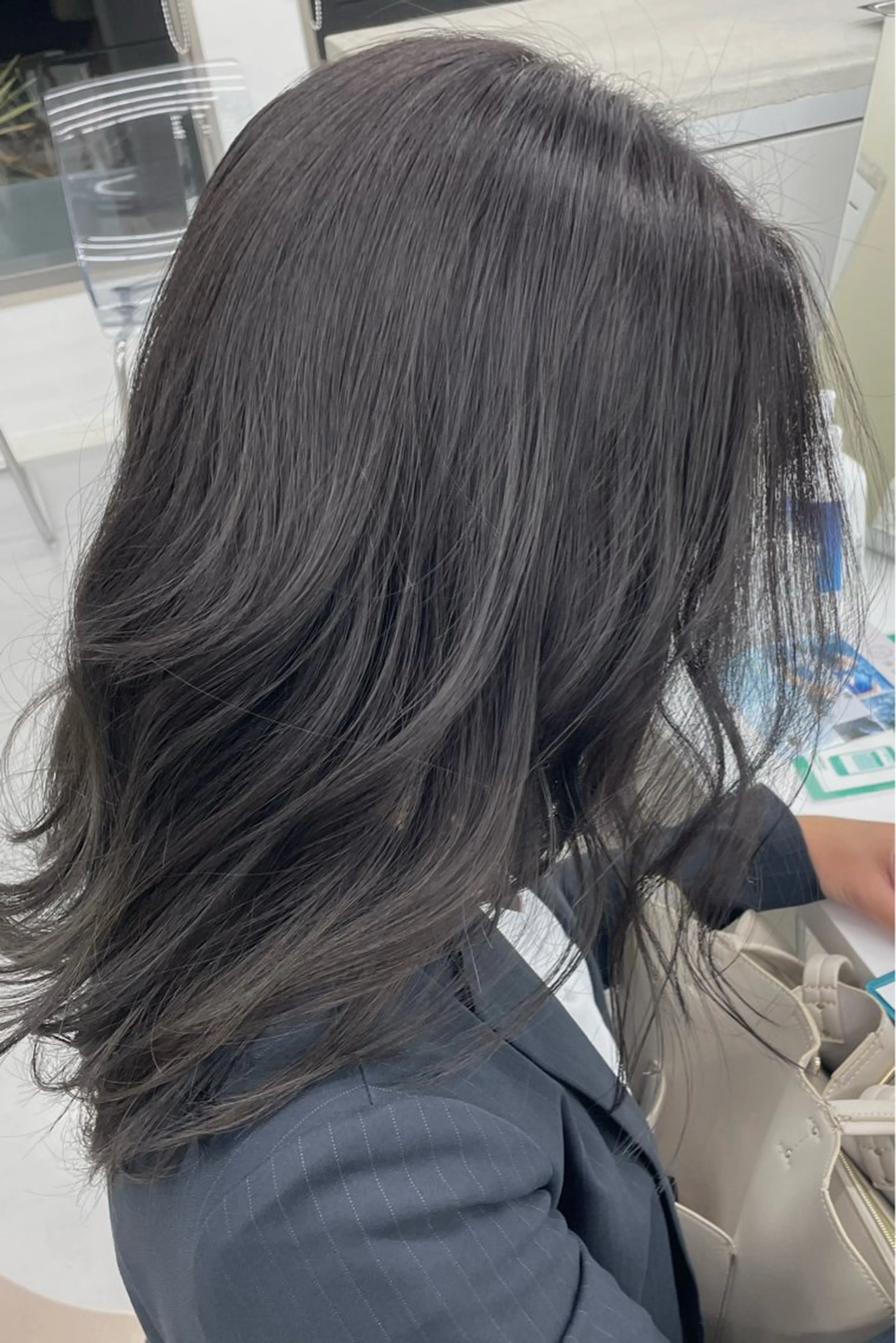 ロング カラー アッシュ 松村 友里圭のヘアスタイル