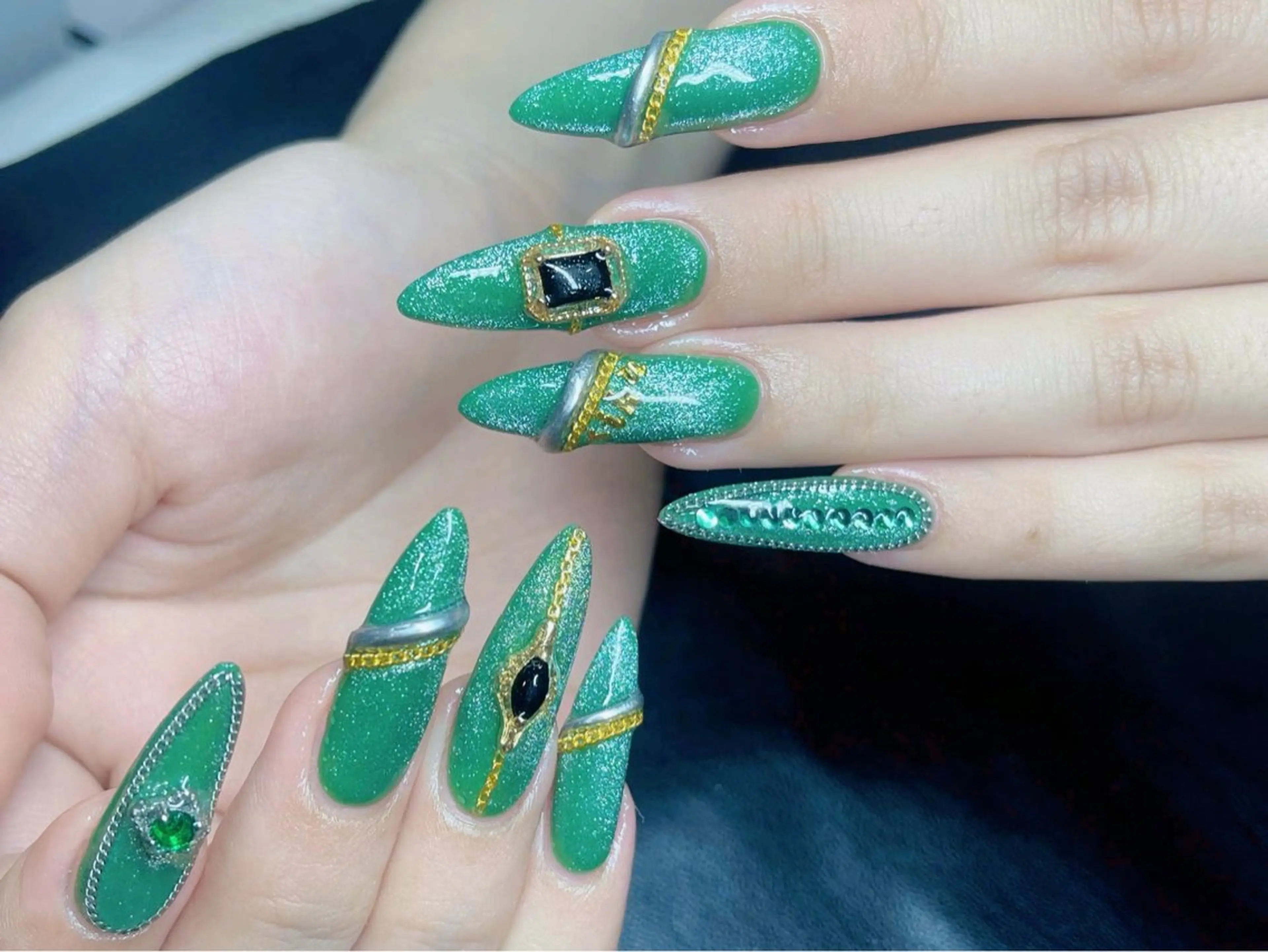 ネイル ゴージャス ロングネイル ハンドネイル HA NIのネイルデザイン