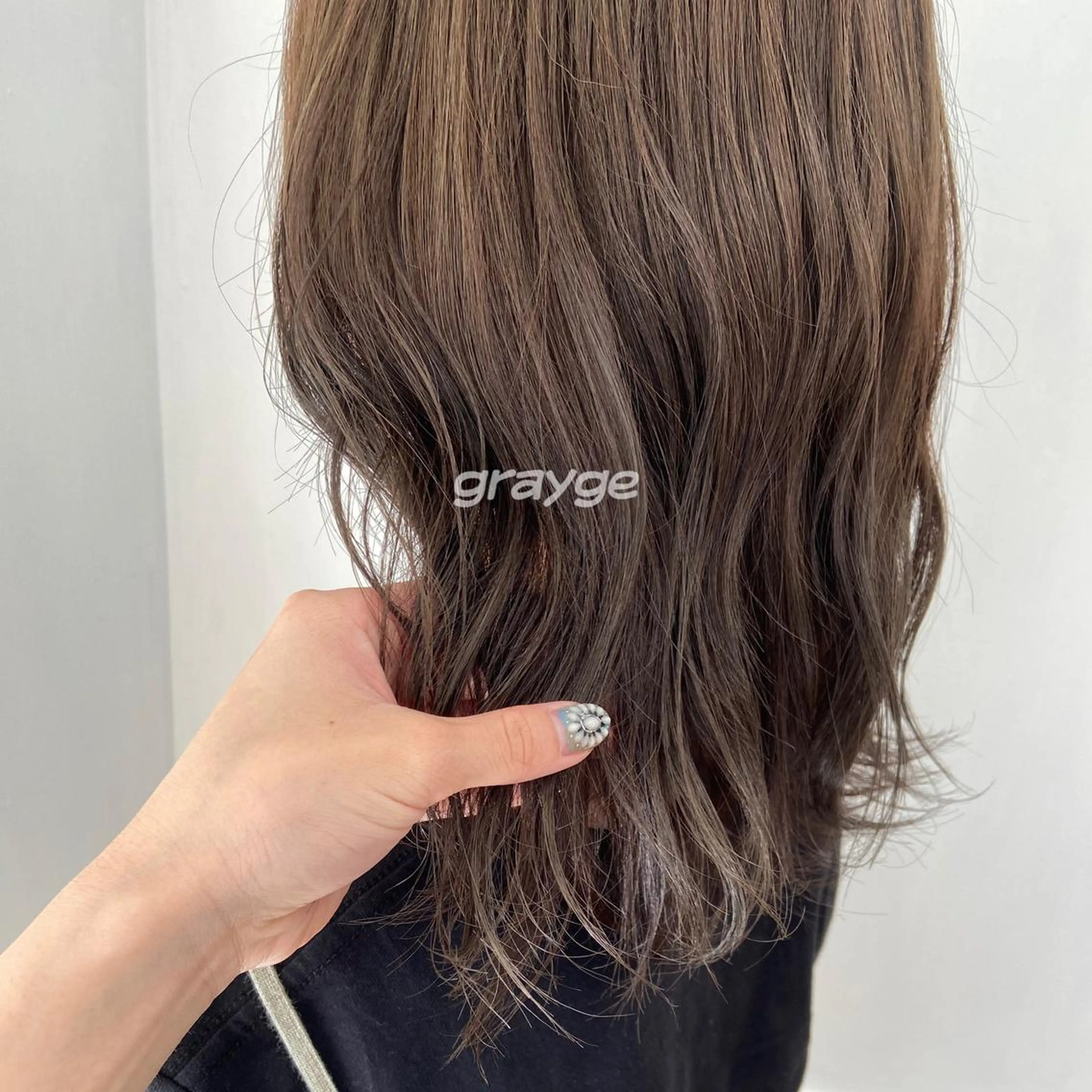 セミロング カラー パーマ ヘアアレンジ メンズ キッズ ネイル マツエク・マツパ 横浜Bob美容師🤎 ERINAのヘアスタイル