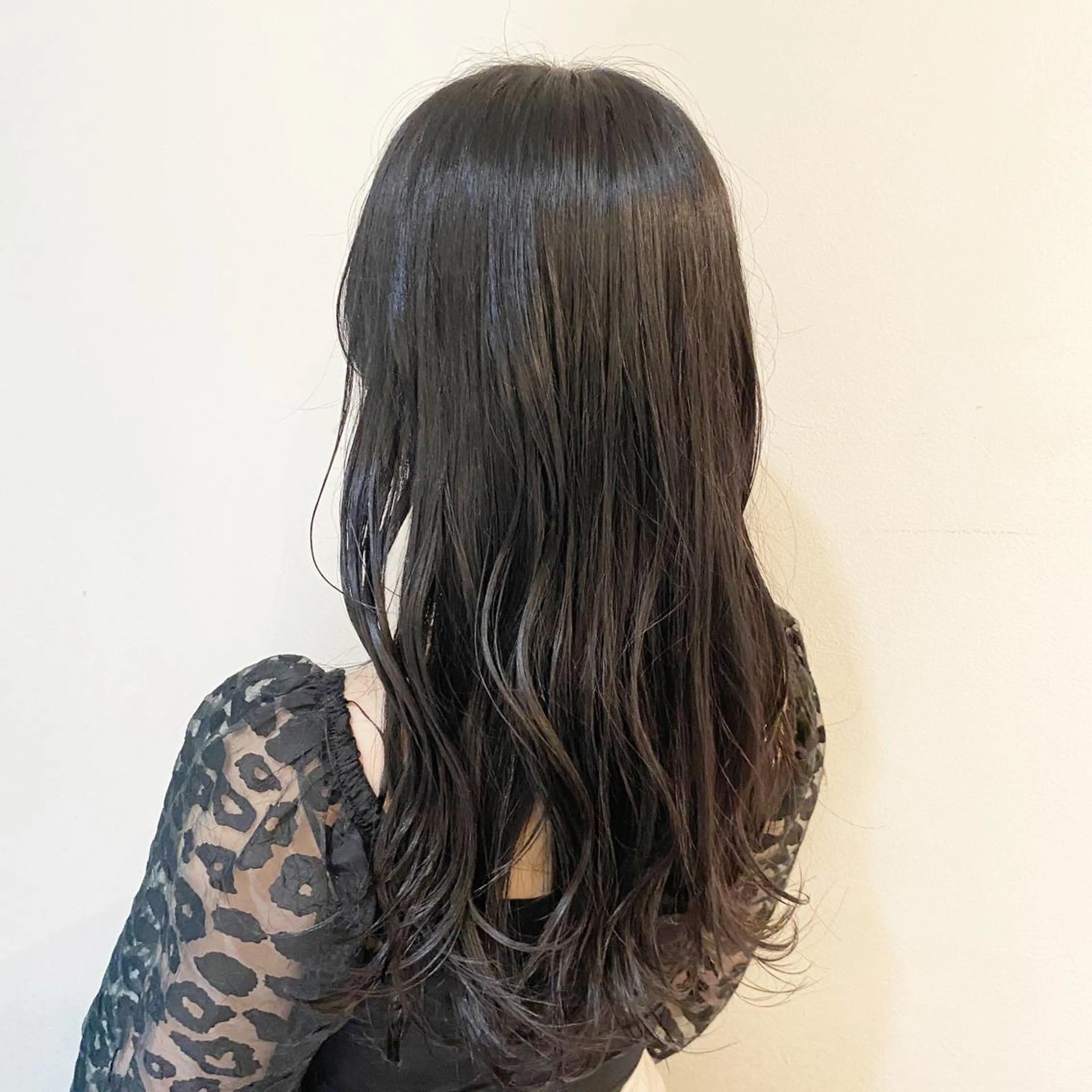 ロング カラー ヘアアレンジ 伊藤 玲衣のヘアスタイル