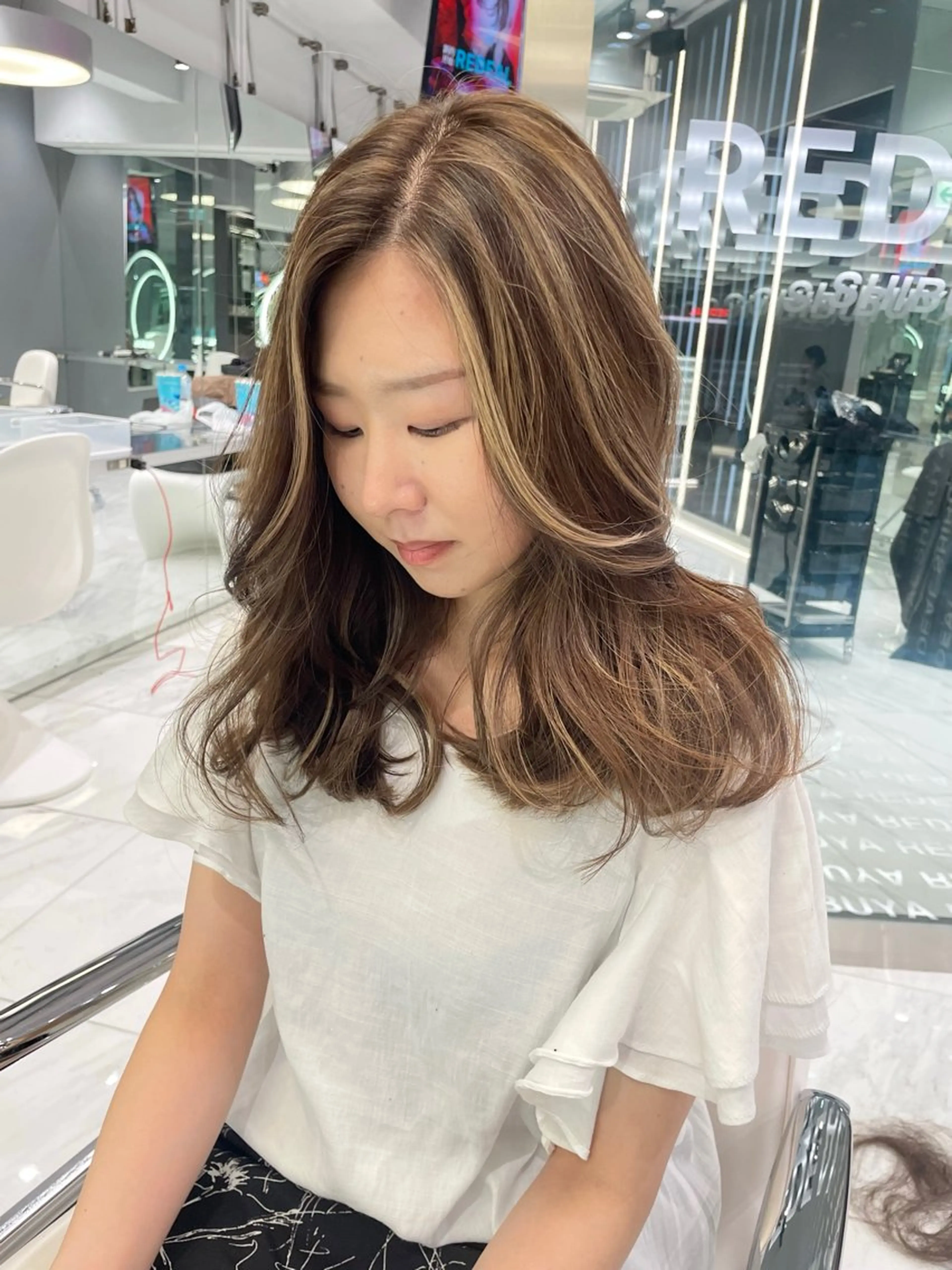 セミロング ハイライト REDEAL SHIBUYA所属・maya/レイヤー カット/ミインパーマのヘアスタイル